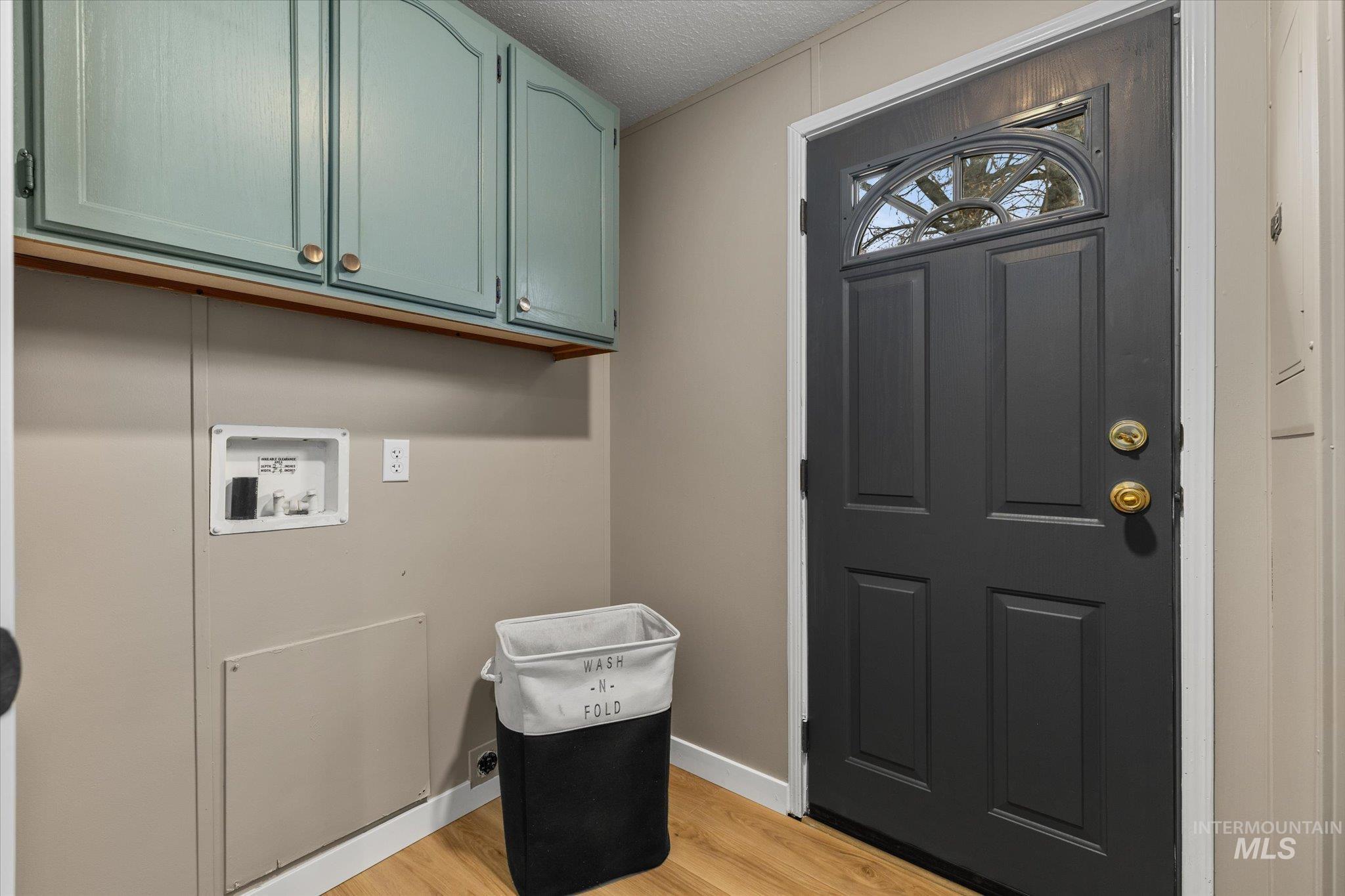 3703 S Clacton Way, Boise, Idaho 83716-0000, 2 Bedrooms, 2 Bathrooms, Residential For Sale, Price $224,900, 98978202