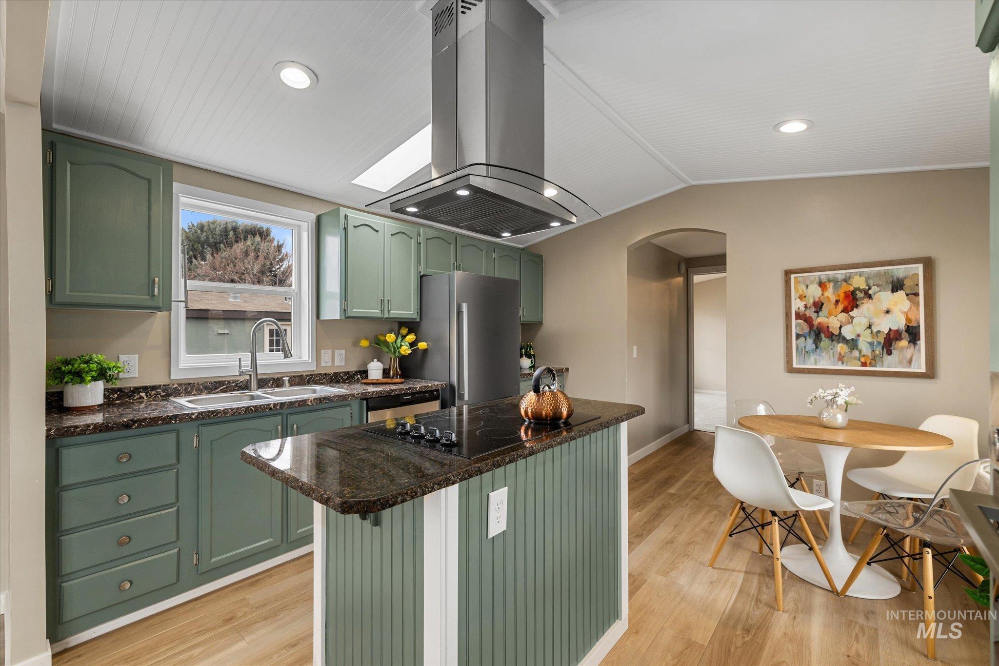 3703 S Clacton Way, Boise, Idaho 83716-0000, 2 Bedrooms, 2 Bathrooms, Residential For Sale, Price $224,900, 98978202