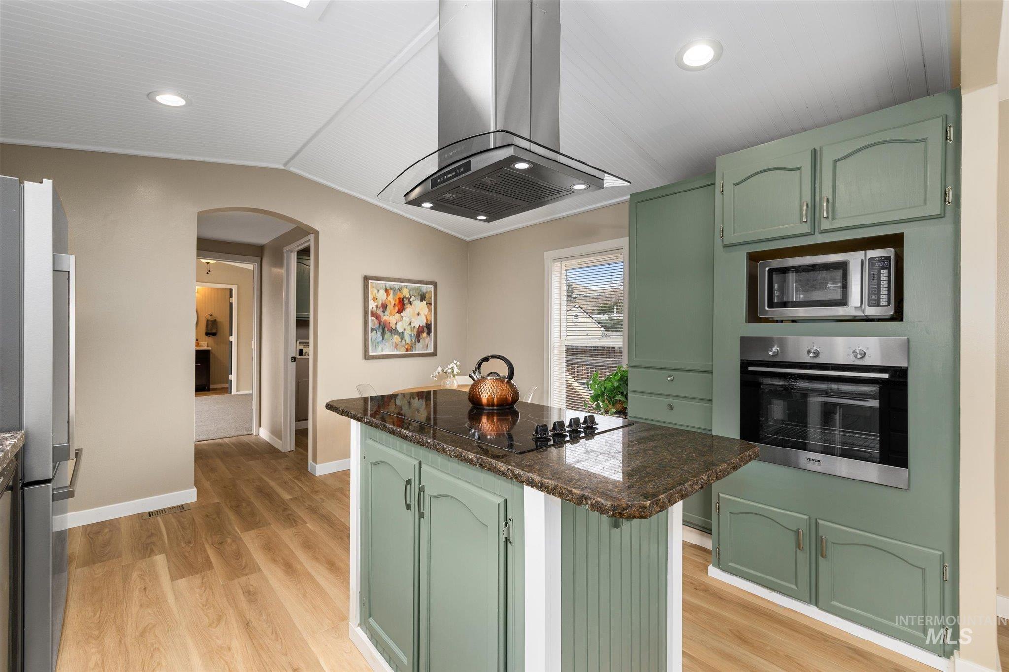 3703 S Clacton Way, Boise, Idaho 83716-0000, 2 Bedrooms, 2 Bathrooms, Residential For Sale, Price $224,900, 98978202