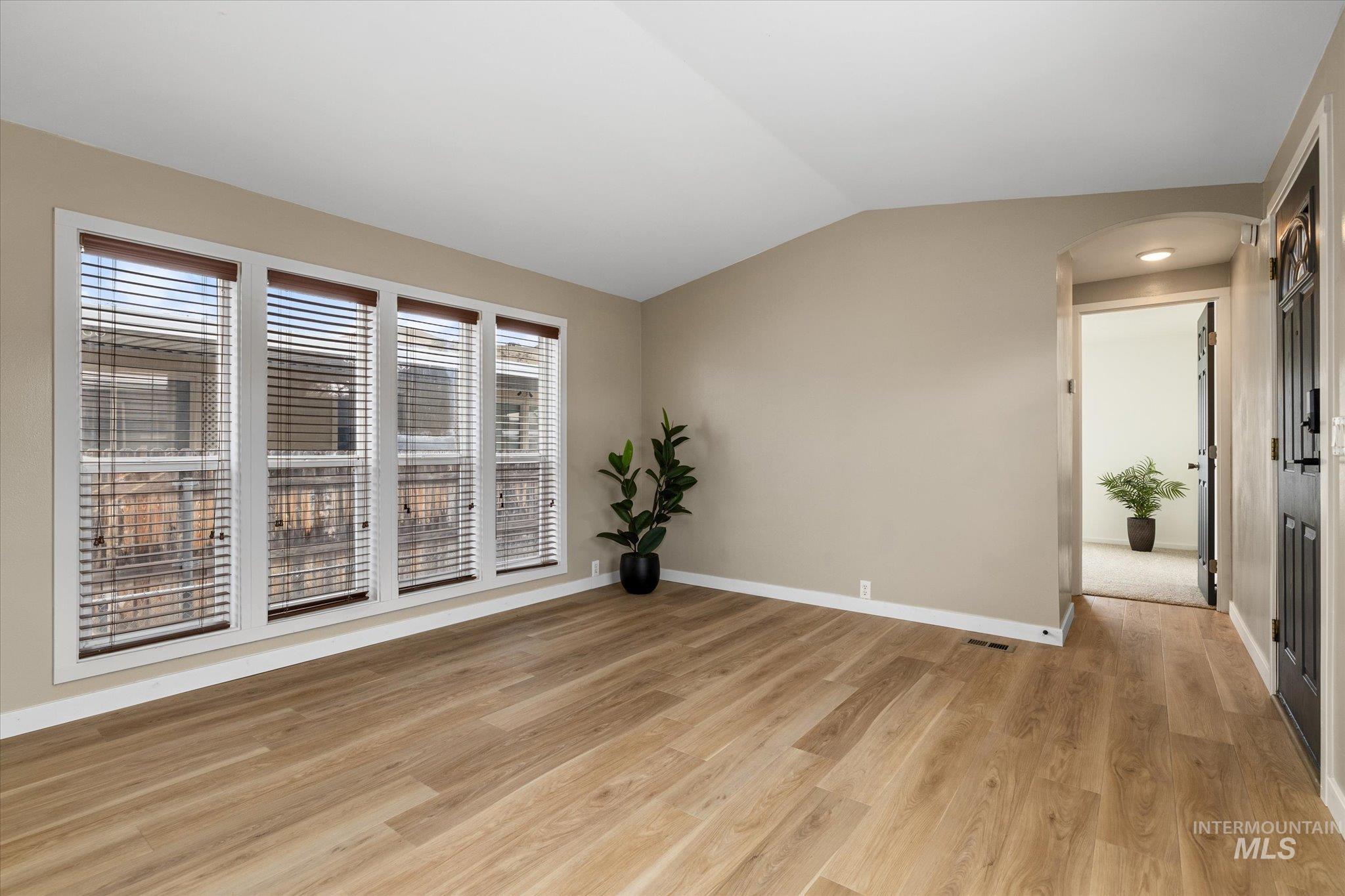 3703 S Clacton Way, Boise, Idaho 83716-0000, 2 Bedrooms, 2 Bathrooms, Residential For Sale, Price $224,900, 98978202