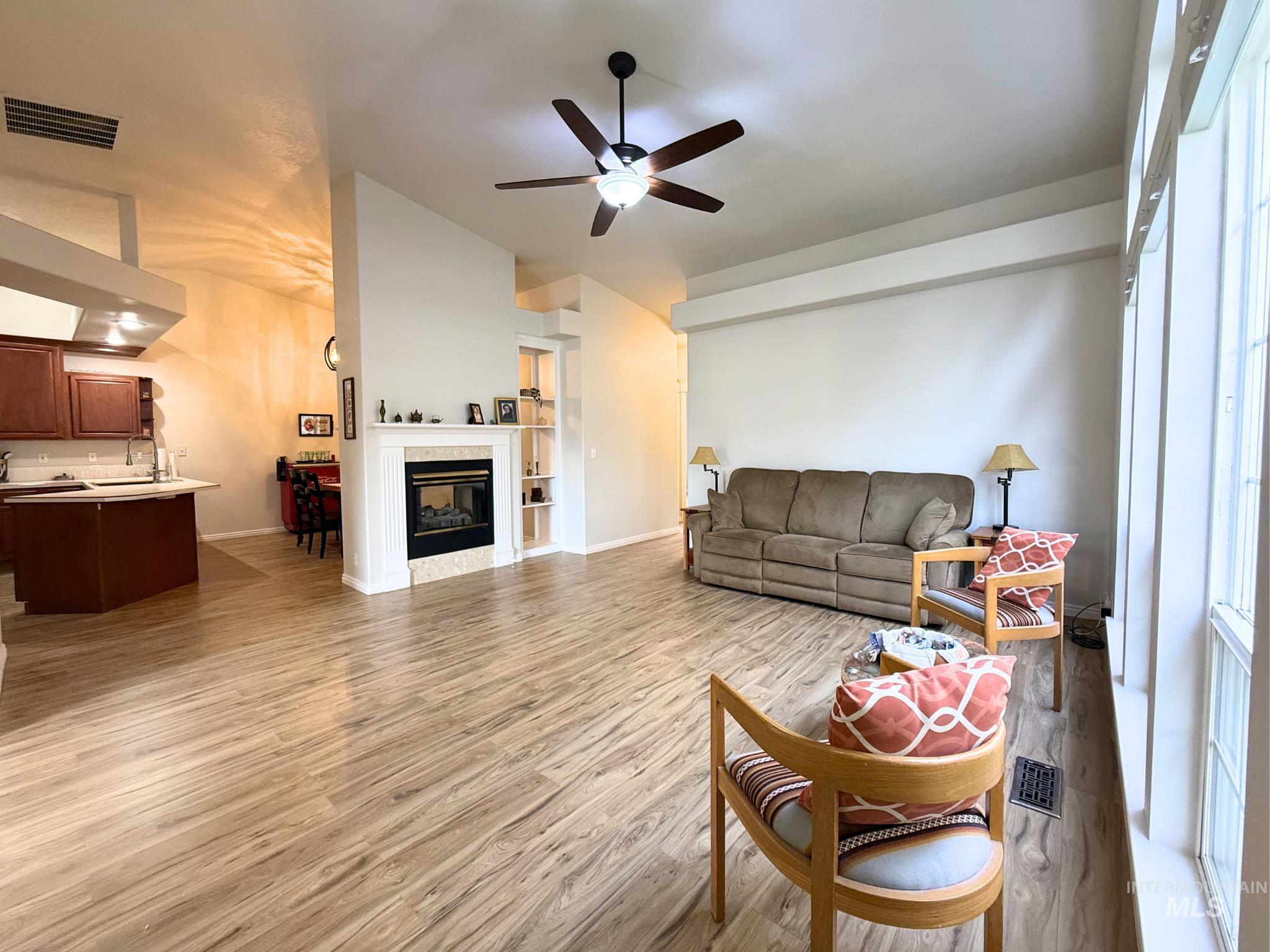 8170 W Beckton Ln, Garden City, Idaho 83714-1375, 3 Bedrooms, 2 Bathrooms, Residential For Sale, Price $430,000,MLS 98978203