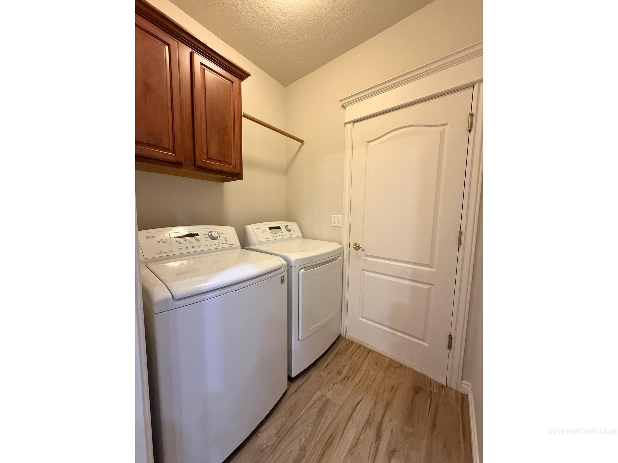 8170 W Beckton Ln, Garden City, Idaho 83714-1375, 3 Bedrooms, 2 Bathrooms, Residential For Sale, Price $430,000,MLS 98978203