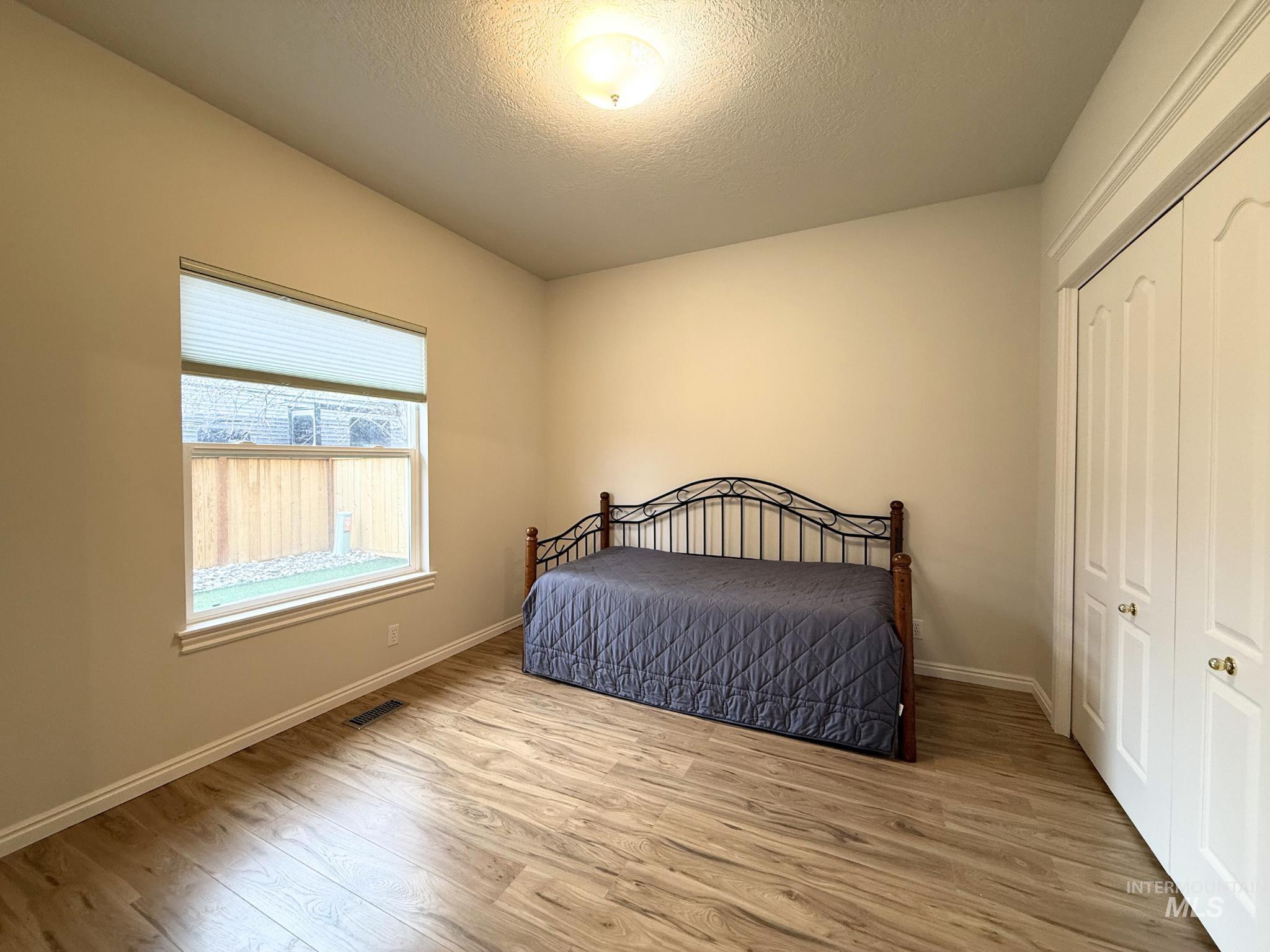 8170 W Beckton Ln, Garden City, Idaho 83714-1375, 3 Bedrooms, 2 Bathrooms, Residential For Sale, Price $430,000,MLS 98978203