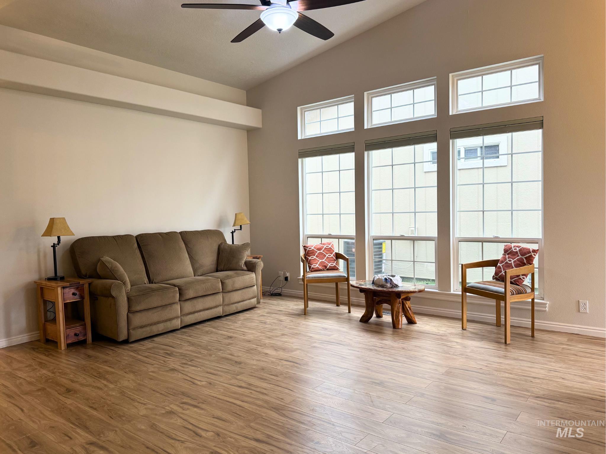 8170 W Beckton Ln, Garden City, Idaho 83714-1375, 3 Bedrooms, 2 Bathrooms, Residential For Sale, Price $430,000,MLS 98978203