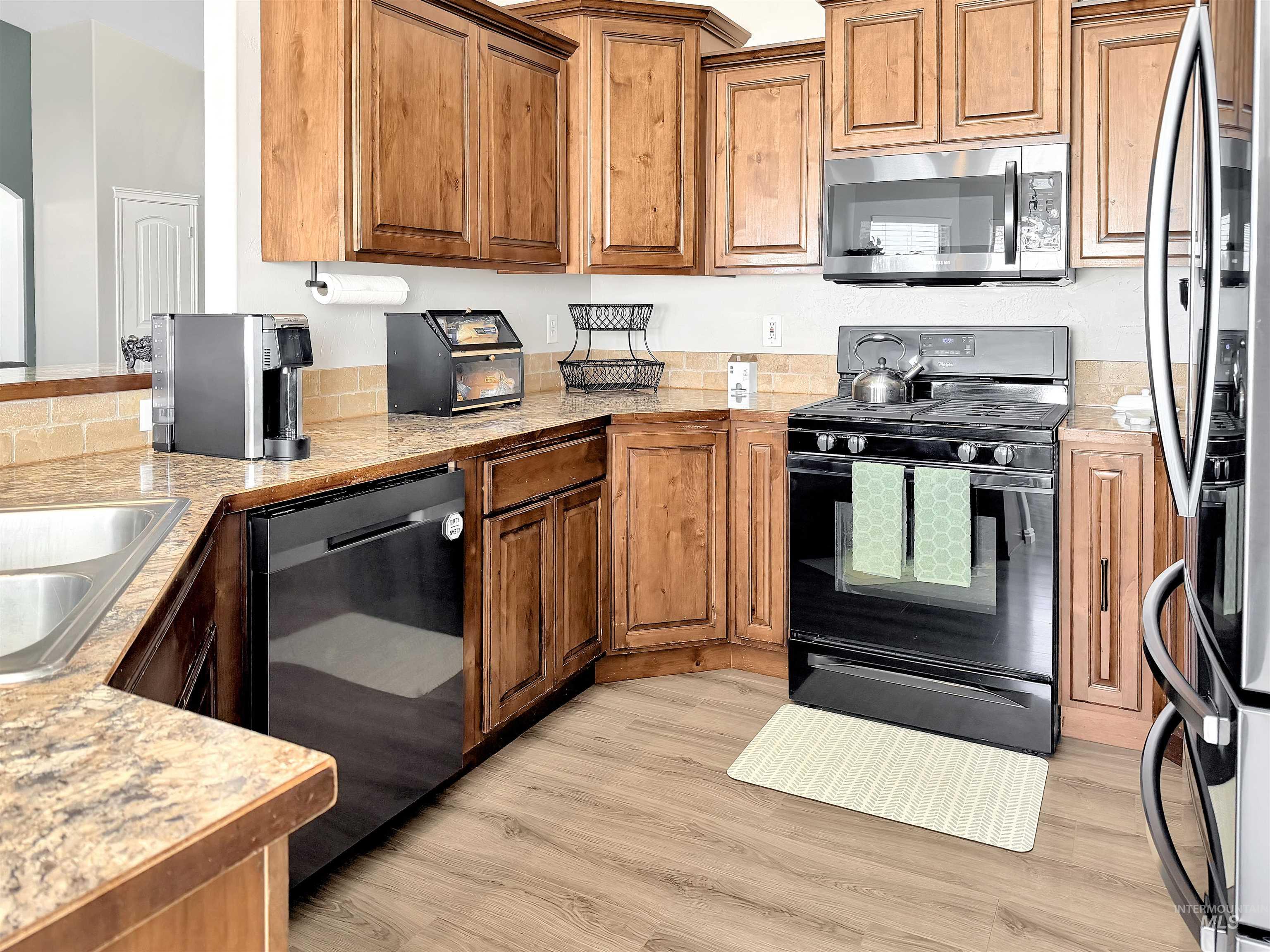 2407 FORGE, Twin Falls, Idaho 83301-0000, 3 Bedrooms, 2 Bathrooms, Residential For Sale, Price $420,000,MLS 98978204