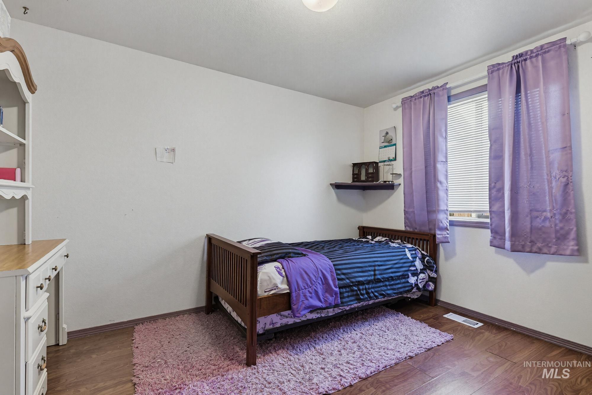 8792 W Canterbury St., Boise, Idaho 83704, 3 Bedrooms, 2 Bathrooms, Residential For Sale, Price $364,999,MLS 98978206