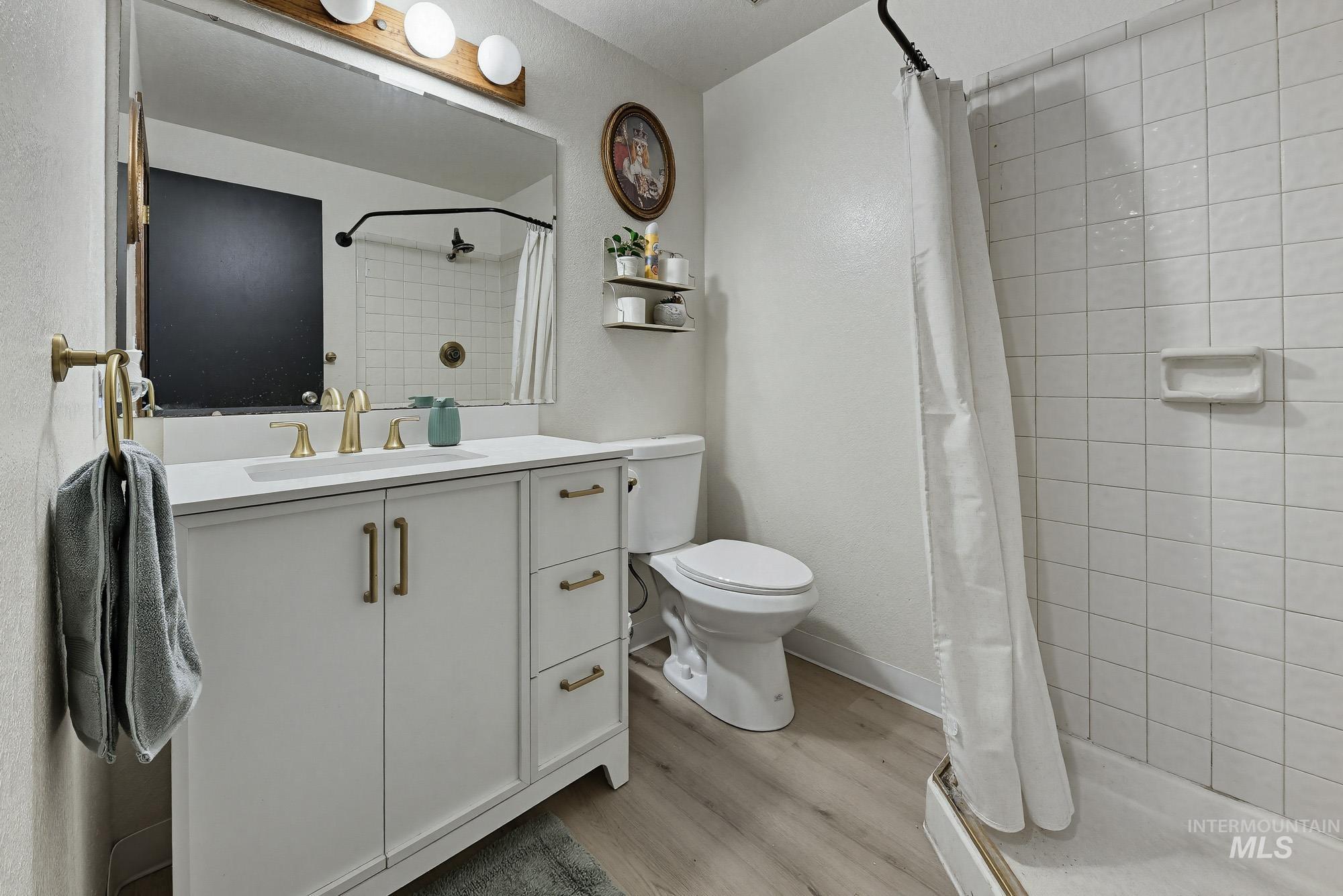 8792 W Canterbury St., Boise, Idaho 83704, 3 Bedrooms, 2 Bathrooms, Residential For Sale, Price $364,999,MLS 98978206