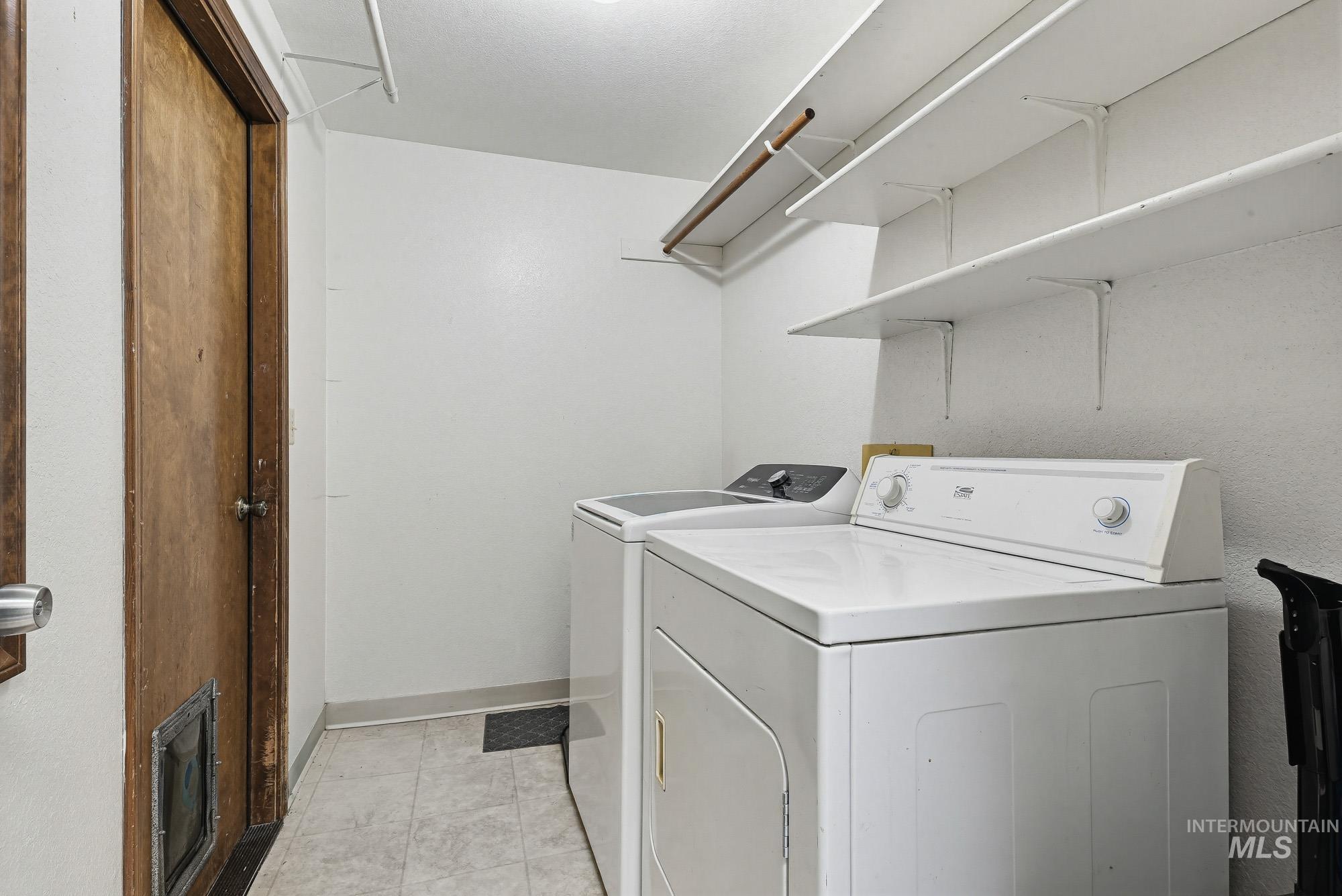 8792 W Canterbury St., Boise, Idaho 83704, 3 Bedrooms, 2 Bathrooms, Residential For Sale, Price $364,999,MLS 98978206