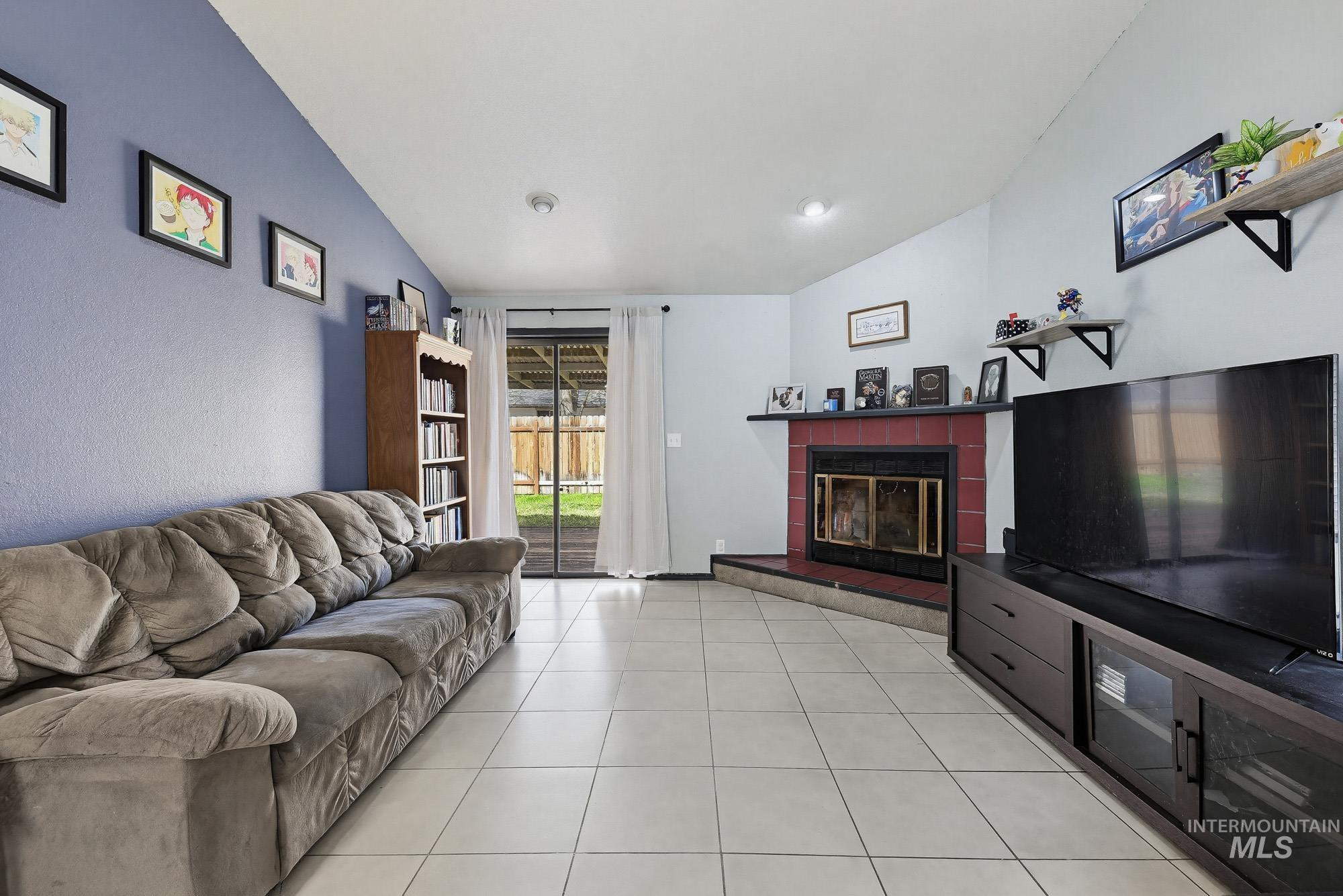 8792 W Canterbury St., Boise, Idaho 83704, 3 Bedrooms, 2 Bathrooms, Residential For Sale, Price $364,999,MLS 98978206