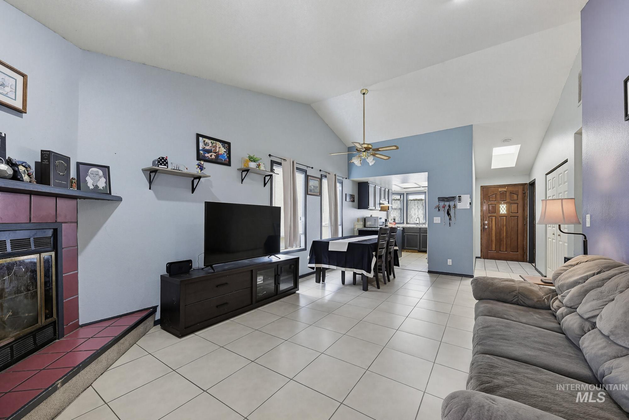 8792 W Canterbury St., Boise, Idaho 83704, 3 Bedrooms, 2 Bathrooms, Residential For Sale, Price $364,999,MLS 98978206