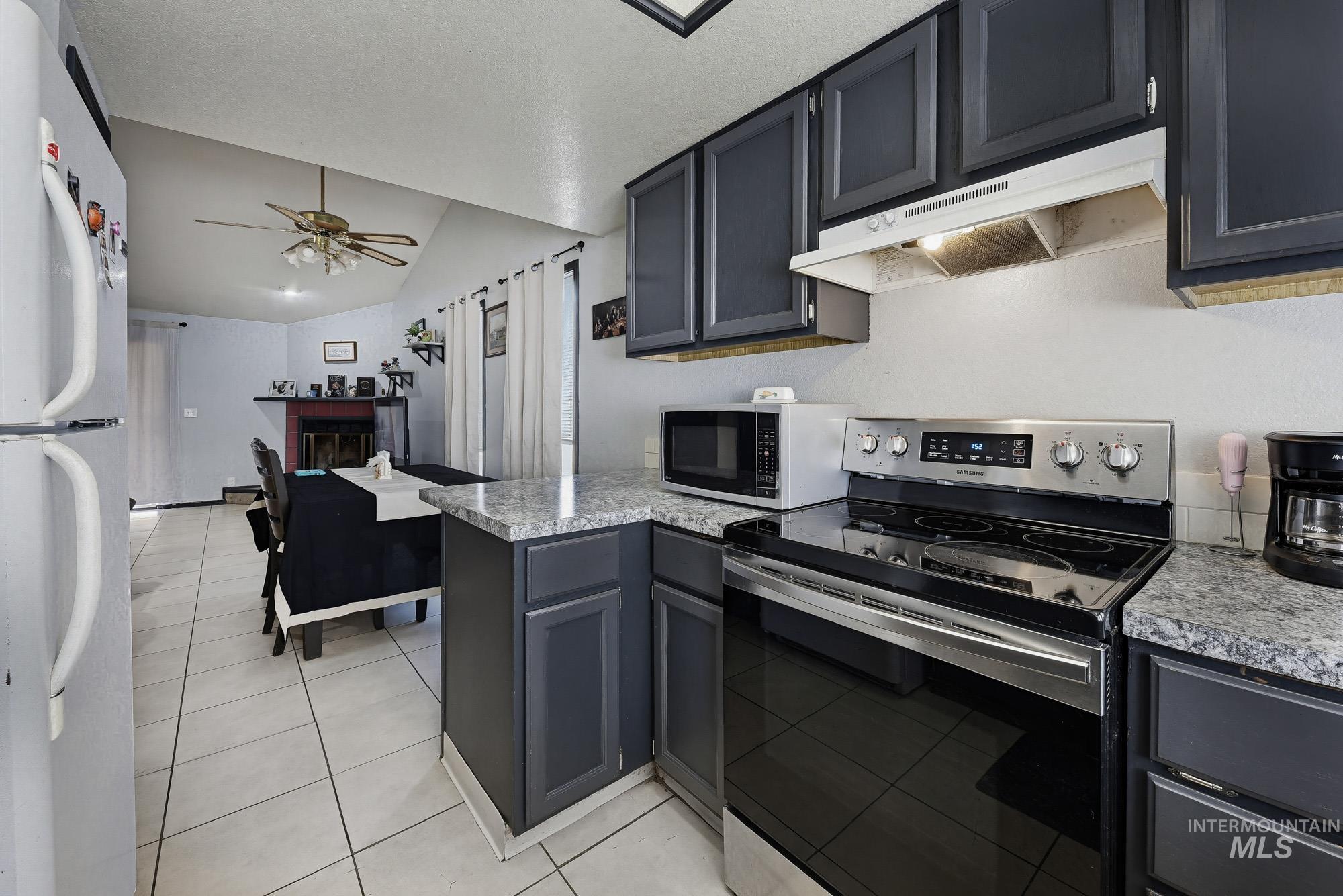 8792 W Canterbury St., Boise, Idaho 83704, 3 Bedrooms, 2 Bathrooms, Residential For Sale, Price $364,999,MLS 98978206