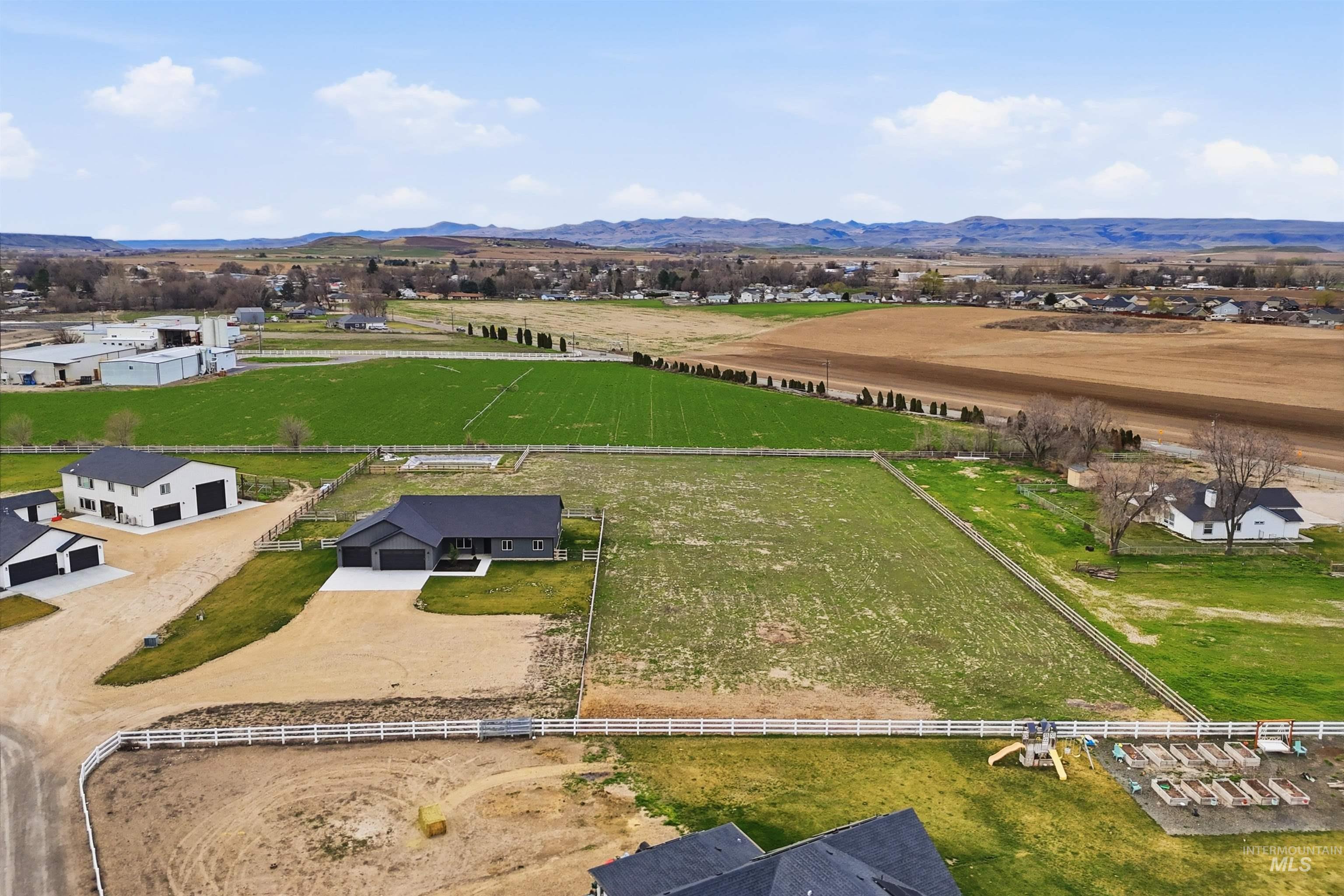 6617 Red Rock, Marsing, Idaho 83639, 3 Bedrooms, 2.5 Bathrooms, Residential For Sale, Price $839,000,MLS 98978208