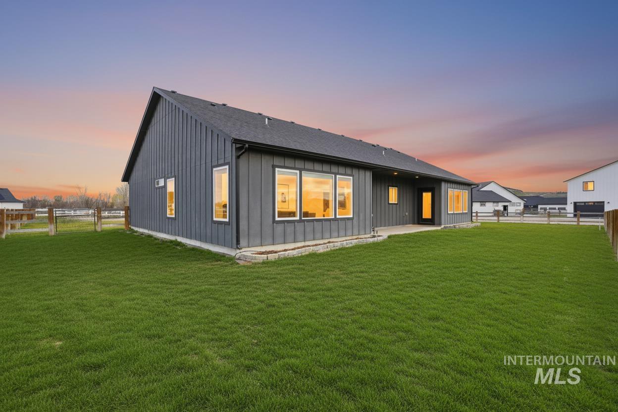 6617 Red Rock, Marsing, Idaho 83639, 3 Bedrooms, 2.5 Bathrooms, Residential For Sale, Price $839,000,MLS 98978208