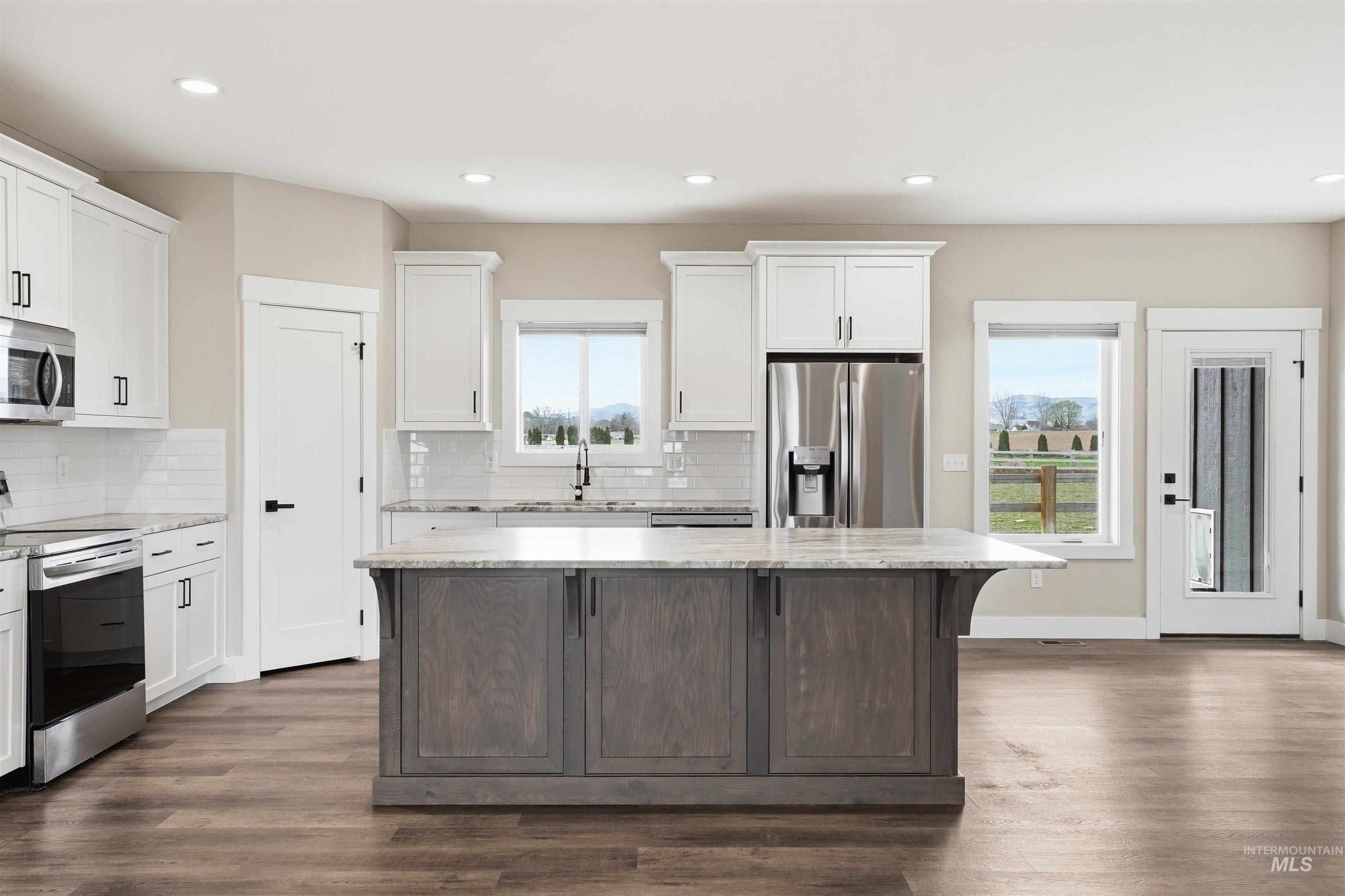 6617 Red Rock, Marsing, Idaho 83639, 3 Bedrooms, 2.5 Bathrooms, Residential For Sale, Price $839,000,MLS 98978208