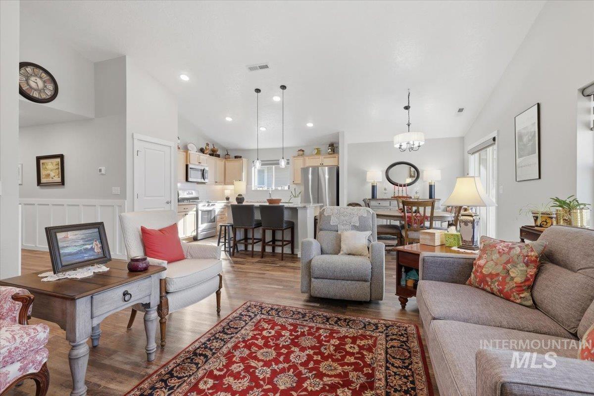 7593 E Lightfoot St, Nampa, Idaho 83687, 3 Bedrooms, 2 Bathrooms, Residential For Sale, Price $435,000,MLS 98978211