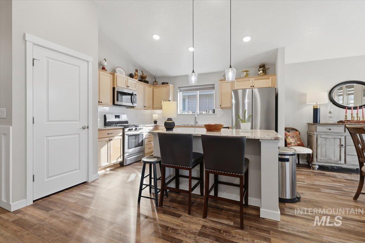 7593 E Lightfoot St, Nampa, Idaho 83687, 3 Bedrooms, 2 Bathrooms, Residential For Sale, Price $435,000,MLS 98978211