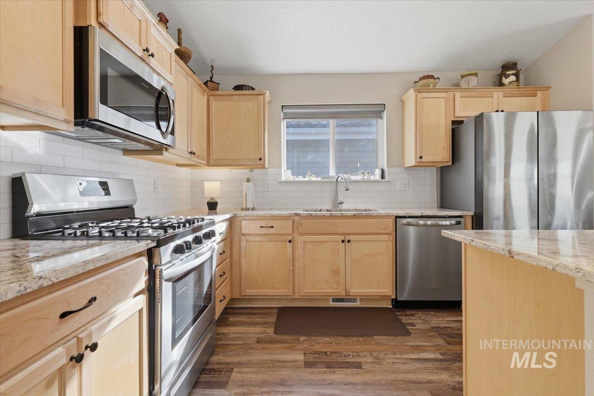 7593 E Lightfoot St, Nampa, Idaho 83687, 3 Bedrooms, 2 Bathrooms, Residential For Sale, Price $435,000,MLS 98978211