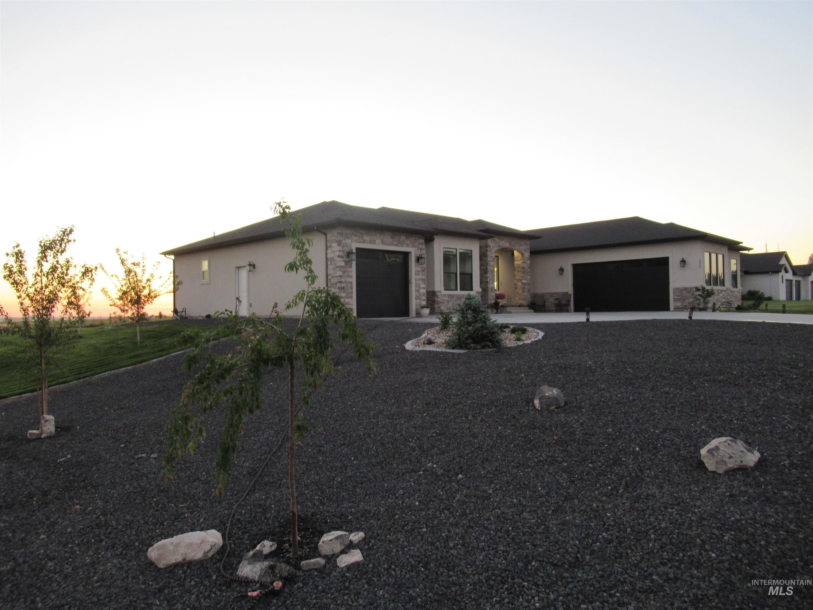 3613 N 3480 E, Kimberly, Idaho 83341, 6 Bedrooms, 5 Bathrooms, Residential For Sale, Price $849,990,MLS 98978212