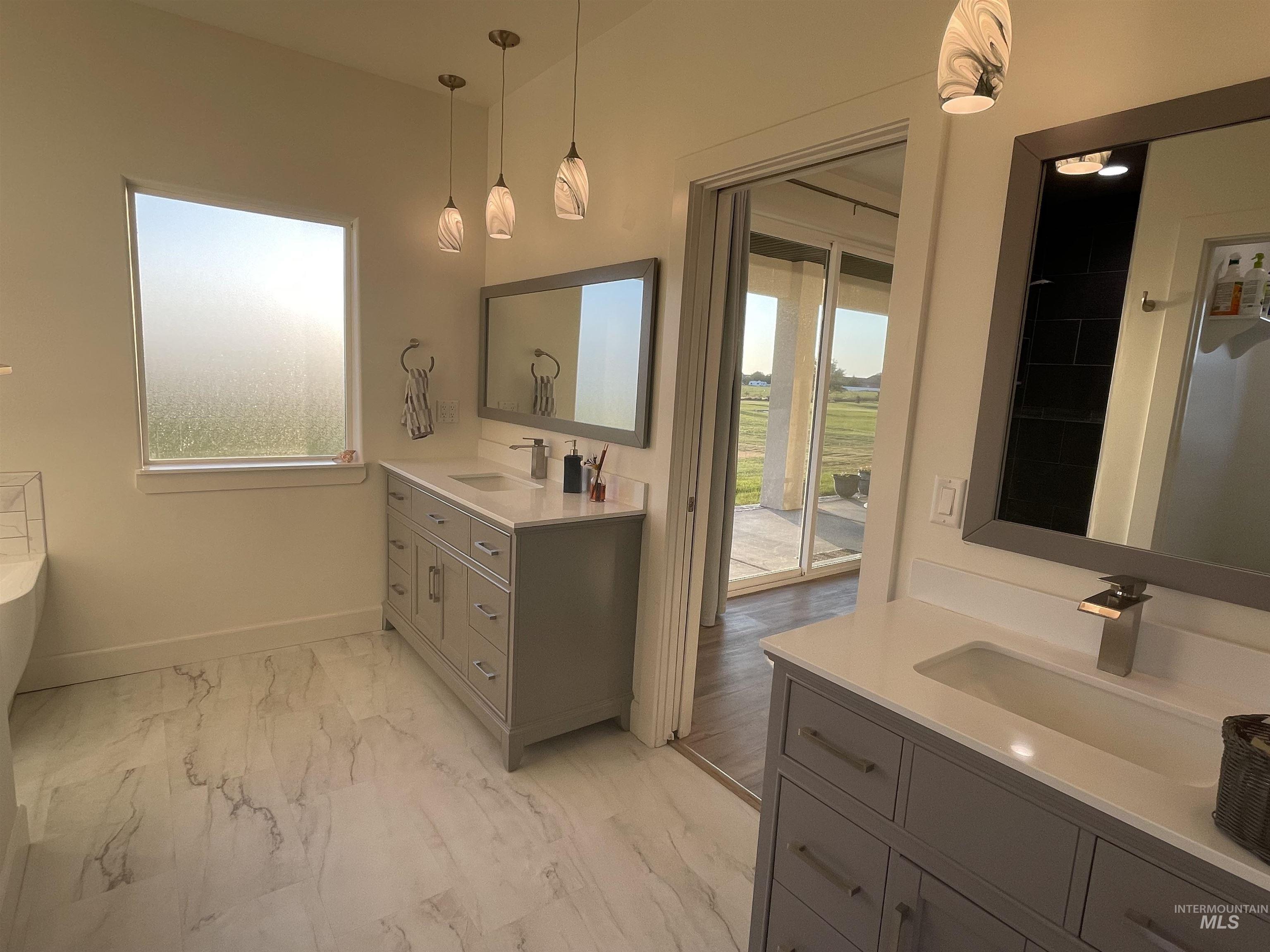 3613 N 3480 E, Kimberly, Idaho 83341, 6 Bedrooms, 5 Bathrooms, Residential For Sale, Price $849,990,MLS 98978212