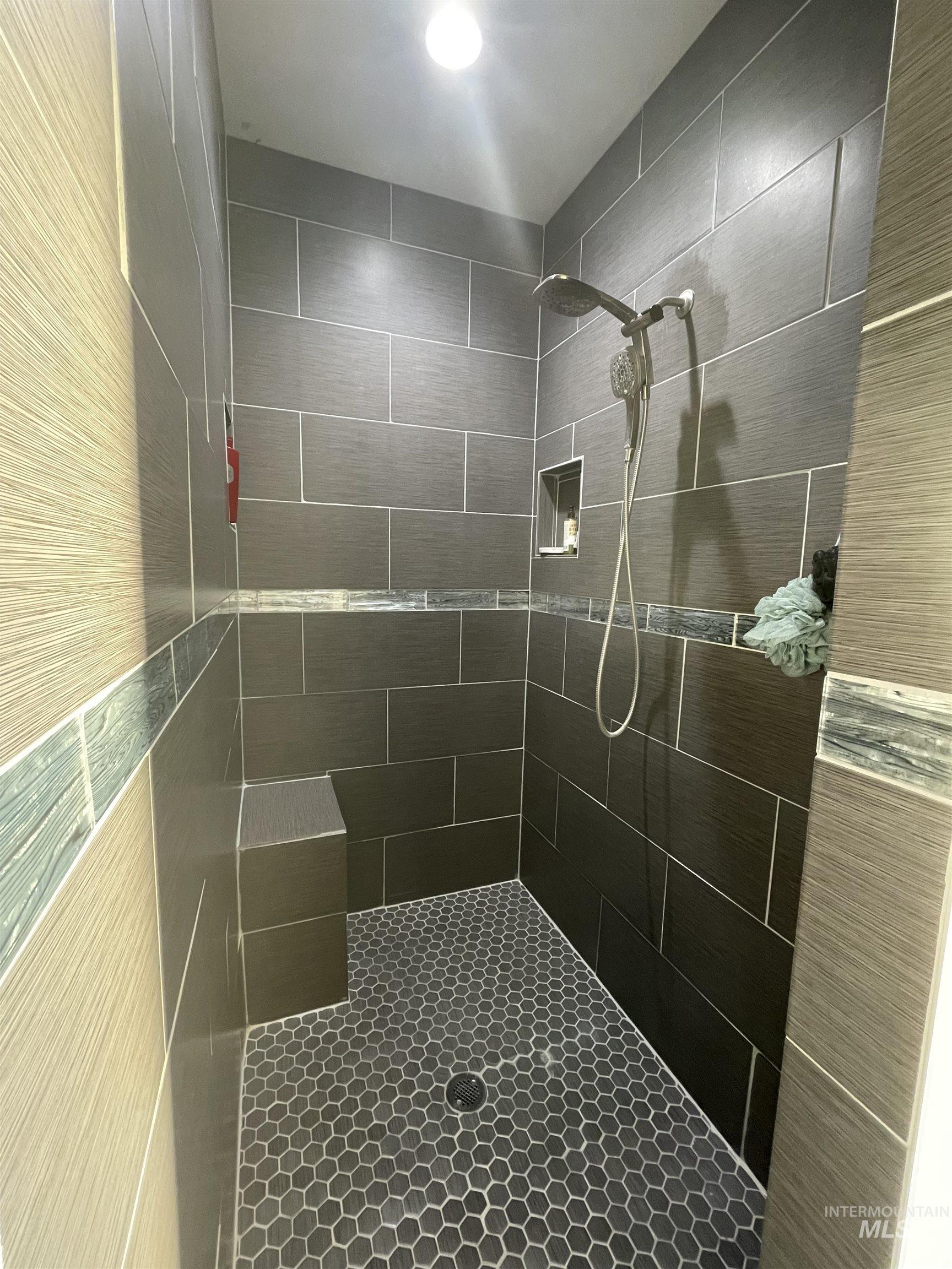 3613 N 3480 E, Kimberly, Idaho 83341, 6 Bedrooms, 5 Bathrooms, Residential For Sale, Price $849,990,MLS 98978212