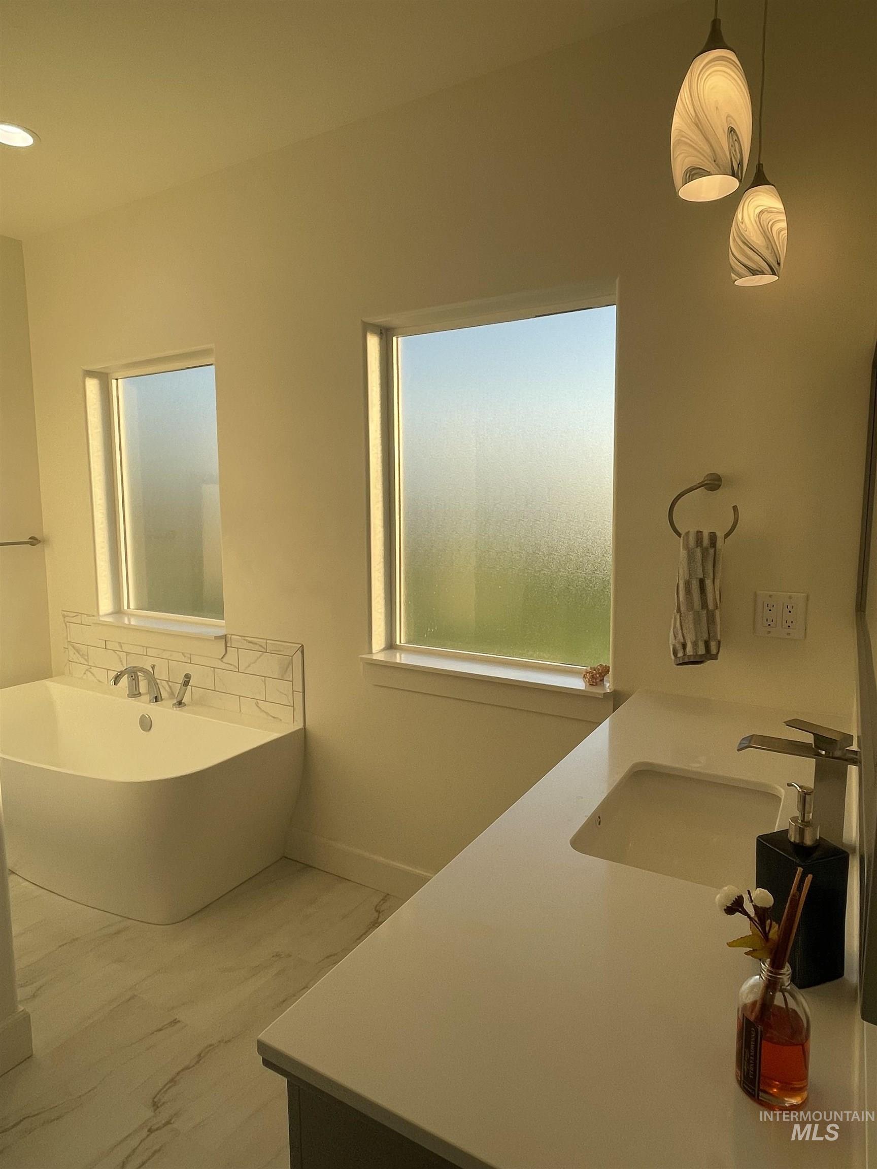 3613 N 3480 E, Kimberly, Idaho 83341, 6 Bedrooms, 5 Bathrooms, Residential For Sale, Price $849,990,MLS 98978212