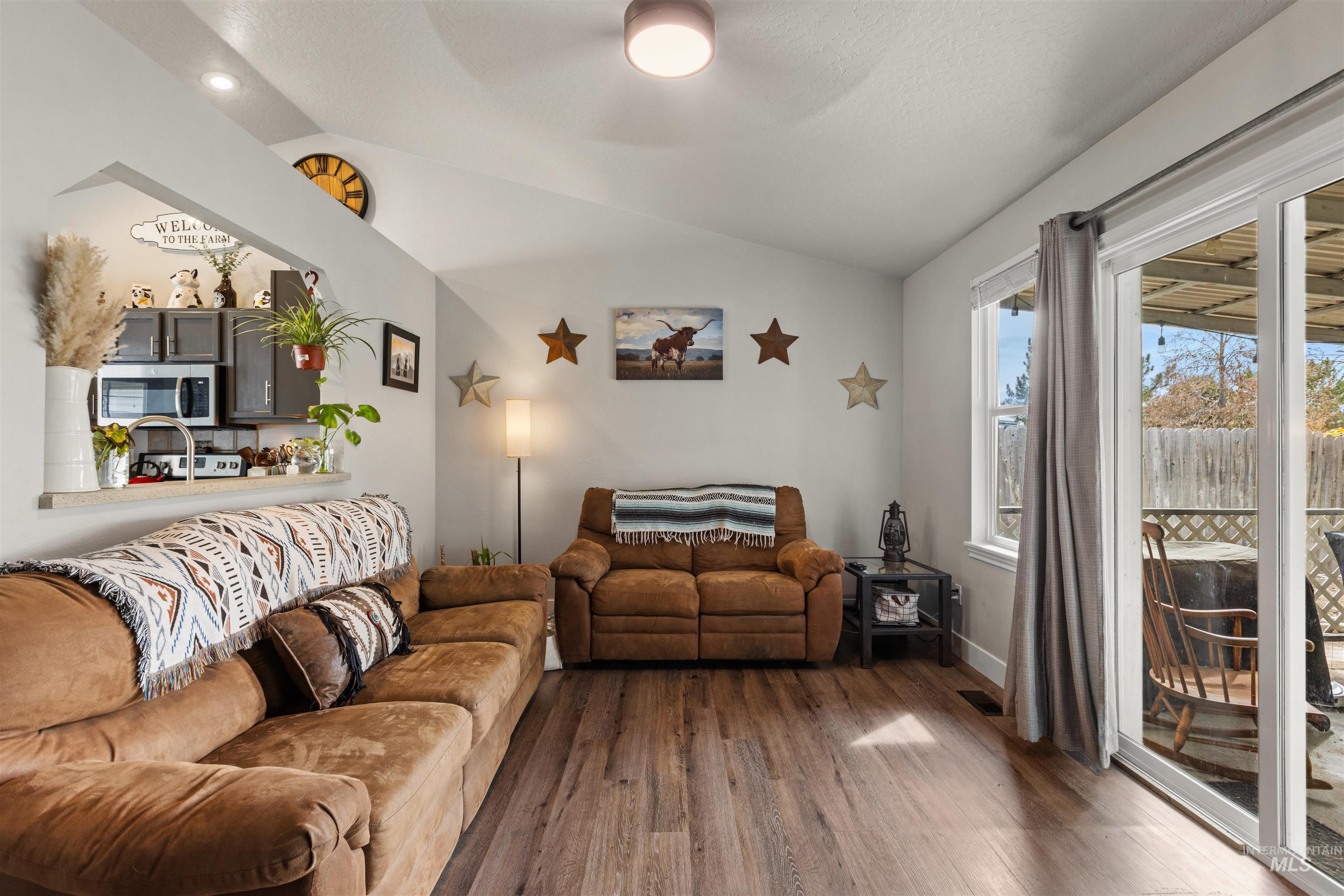 11801 W Huckleberry Dr, Nampa, Idaho 83651-8703, 3 Bedrooms, 2 Bathrooms, Residential For Sale, Price $350,000,MLS 98978216