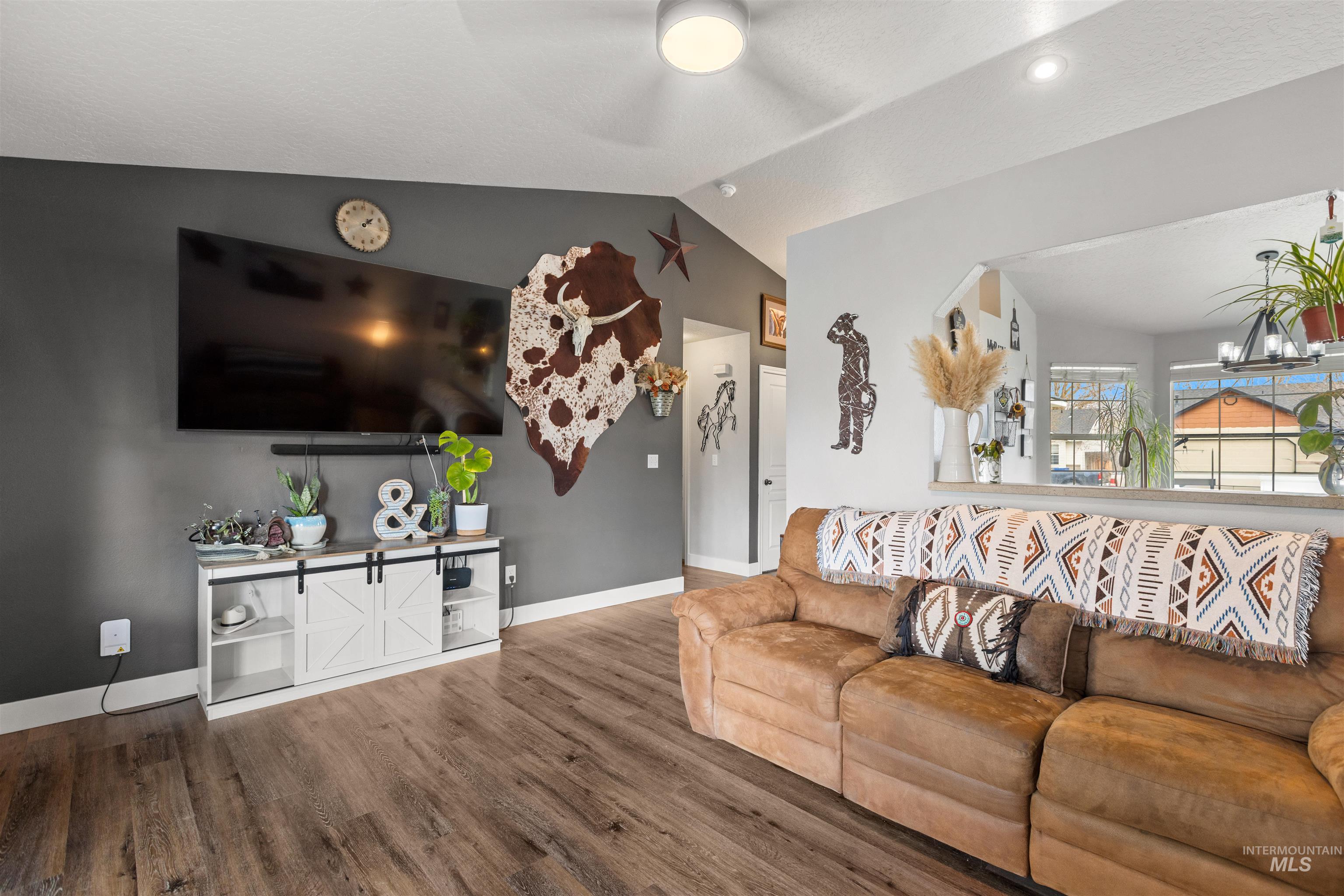 11801 W Huckleberry Dr, Nampa, Idaho 83651-8703, 3 Bedrooms, 2 Bathrooms, Residential For Sale, Price $350,000,MLS 98978216