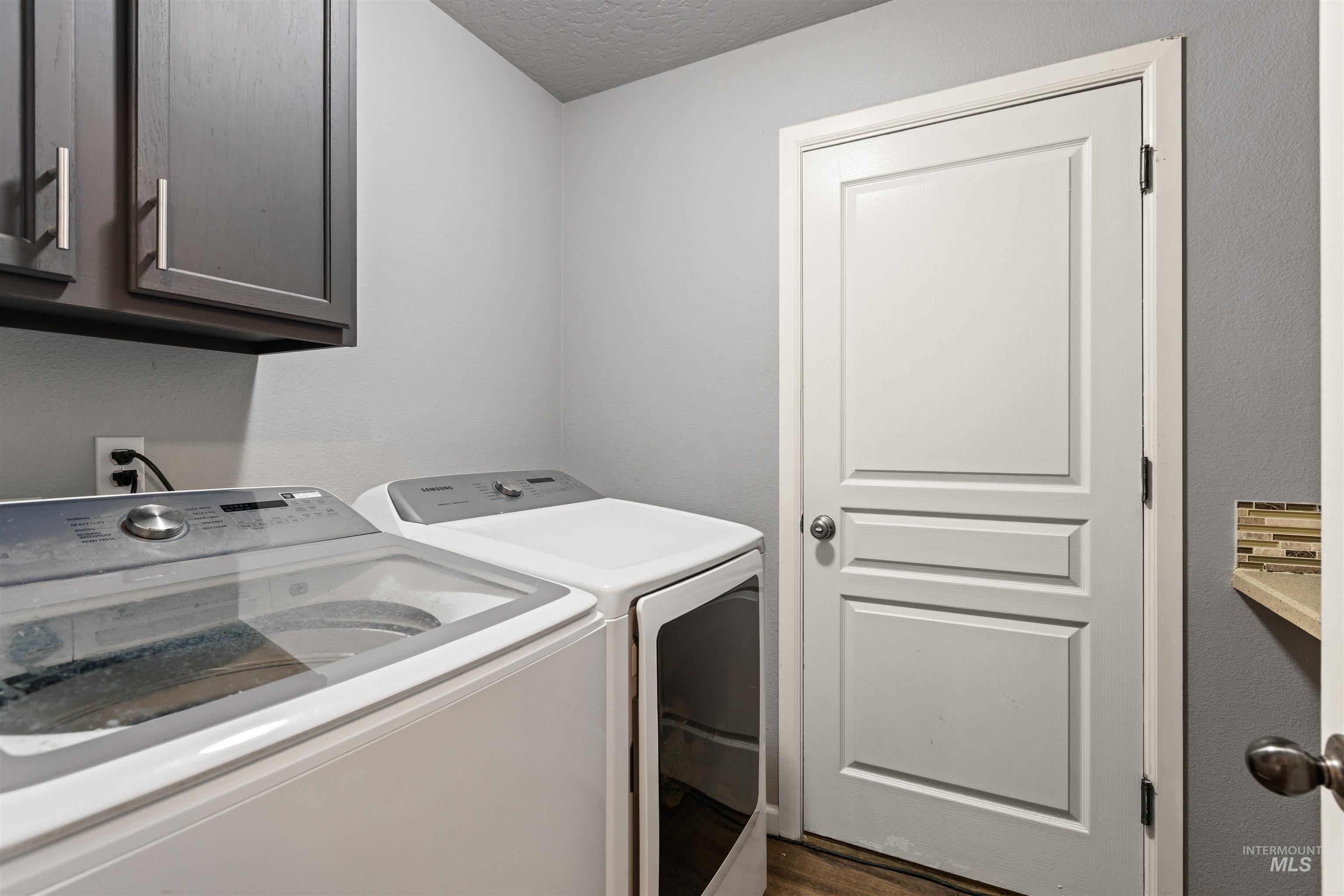 11801 W Huckleberry Dr, Nampa, Idaho 83651-8703, 3 Bedrooms, 2 Bathrooms, Residential For Sale, Price $350,000,MLS 98978216