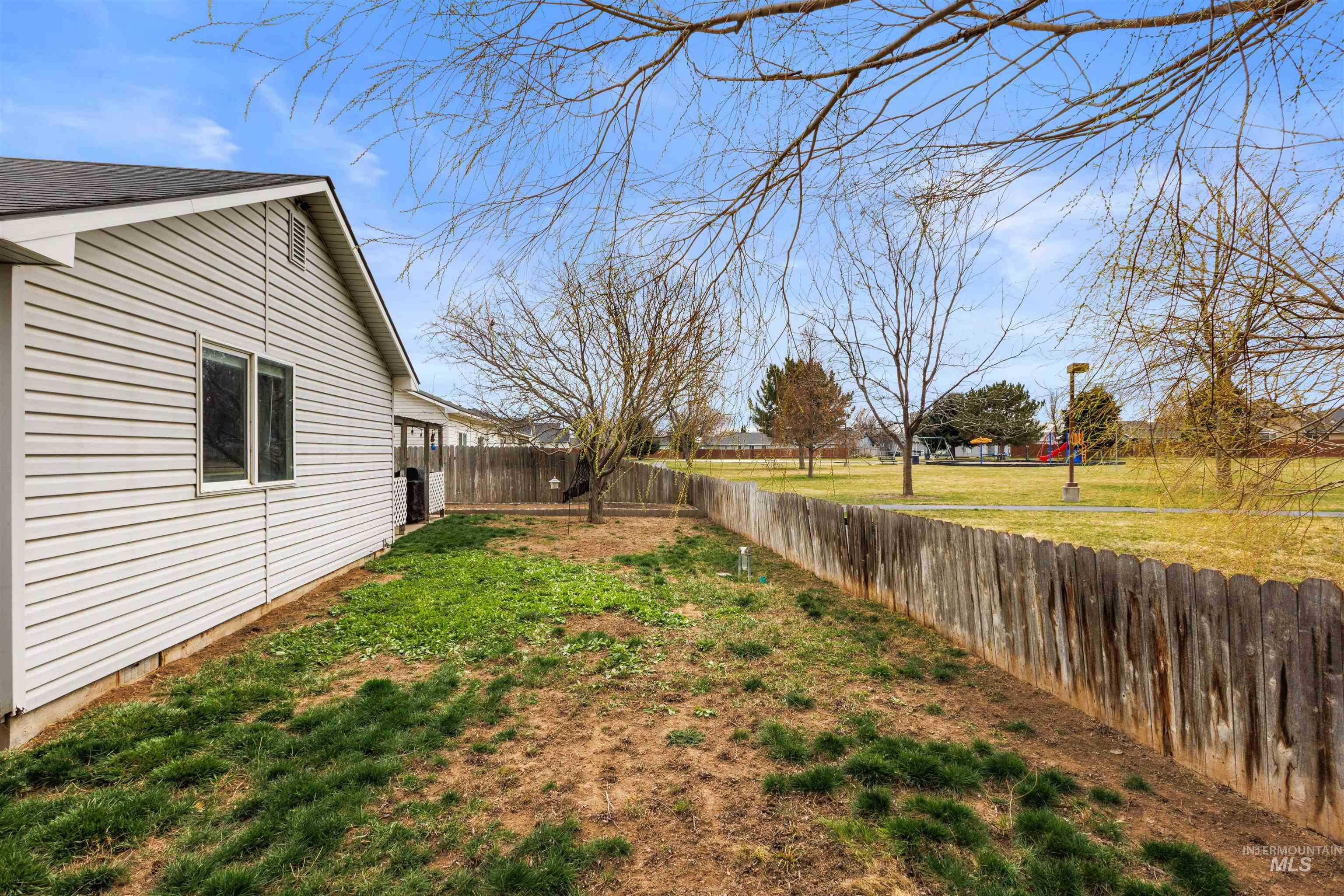 11801 W Huckleberry Dr, Nampa, Idaho 83651-8703, 3 Bedrooms, 2 Bathrooms, Residential For Sale, Price $350,000,MLS 98978216