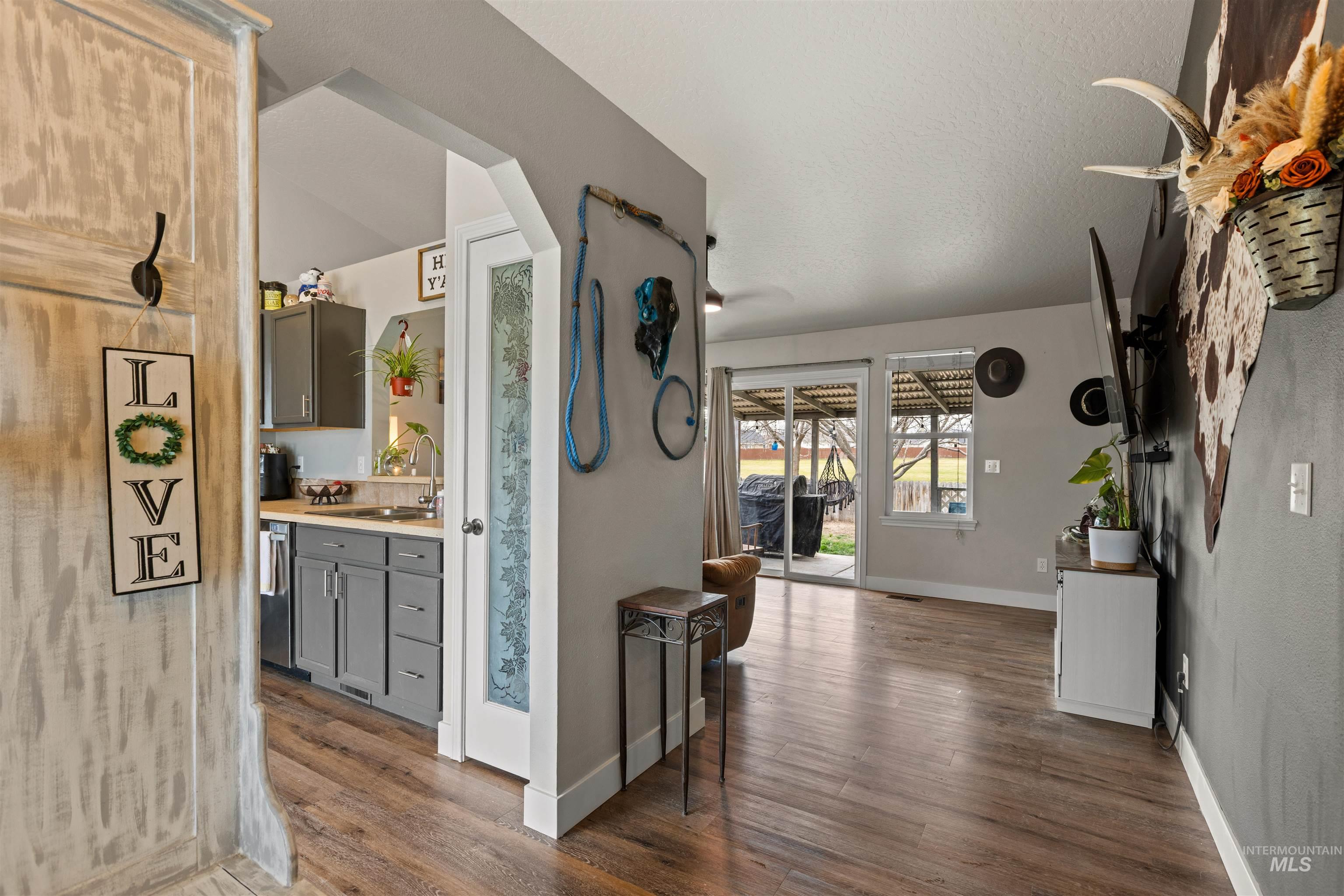 11801 W Huckleberry Dr, Nampa, Idaho 83651-8703, 3 Bedrooms, 2 Bathrooms, Residential For Sale, Price $350,000,MLS 98978216