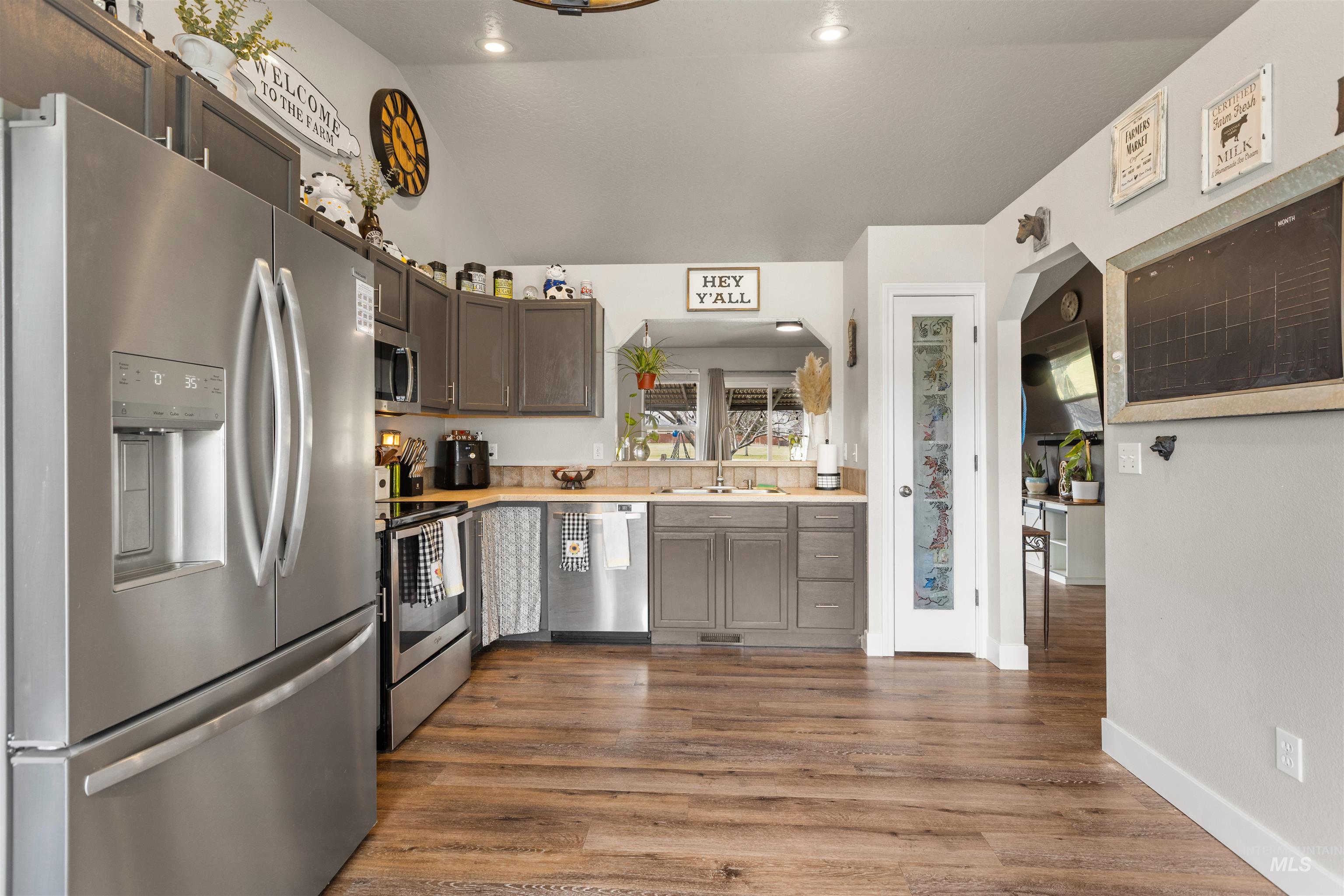 11801 W Huckleberry Dr, Nampa, Idaho 83651-8703, 3 Bedrooms, 2 Bathrooms, Residential For Sale, Price $350,000,MLS 98978216