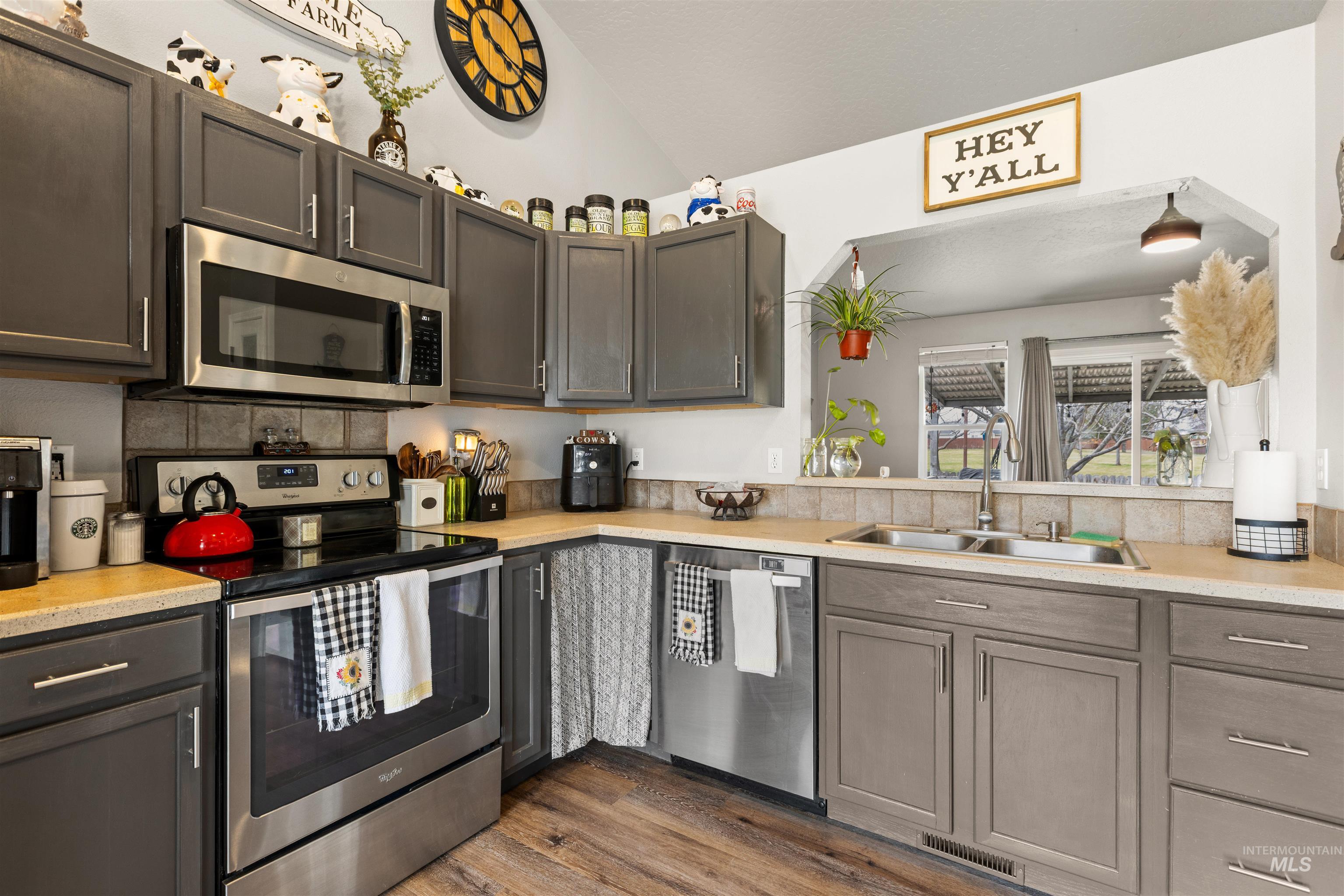 11801 W Huckleberry Dr, Nampa, Idaho 83651-8703, 3 Bedrooms, 2 Bathrooms, Residential For Sale, Price $350,000,MLS 98978216