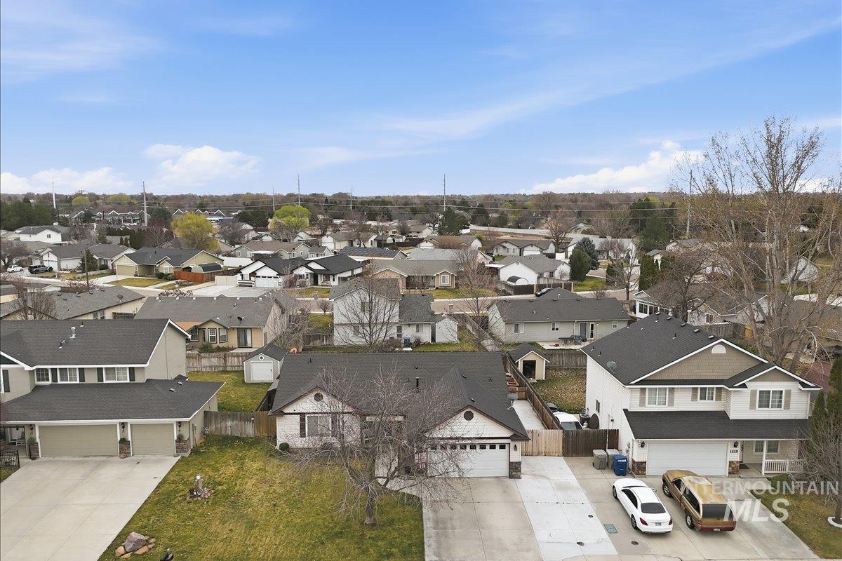 1219 W Eagle Ave, Nampa, Idaho 83651, 3 Bedrooms, 2 Bathrooms, Residential For Sale, Price $399,900,MLS 98978217