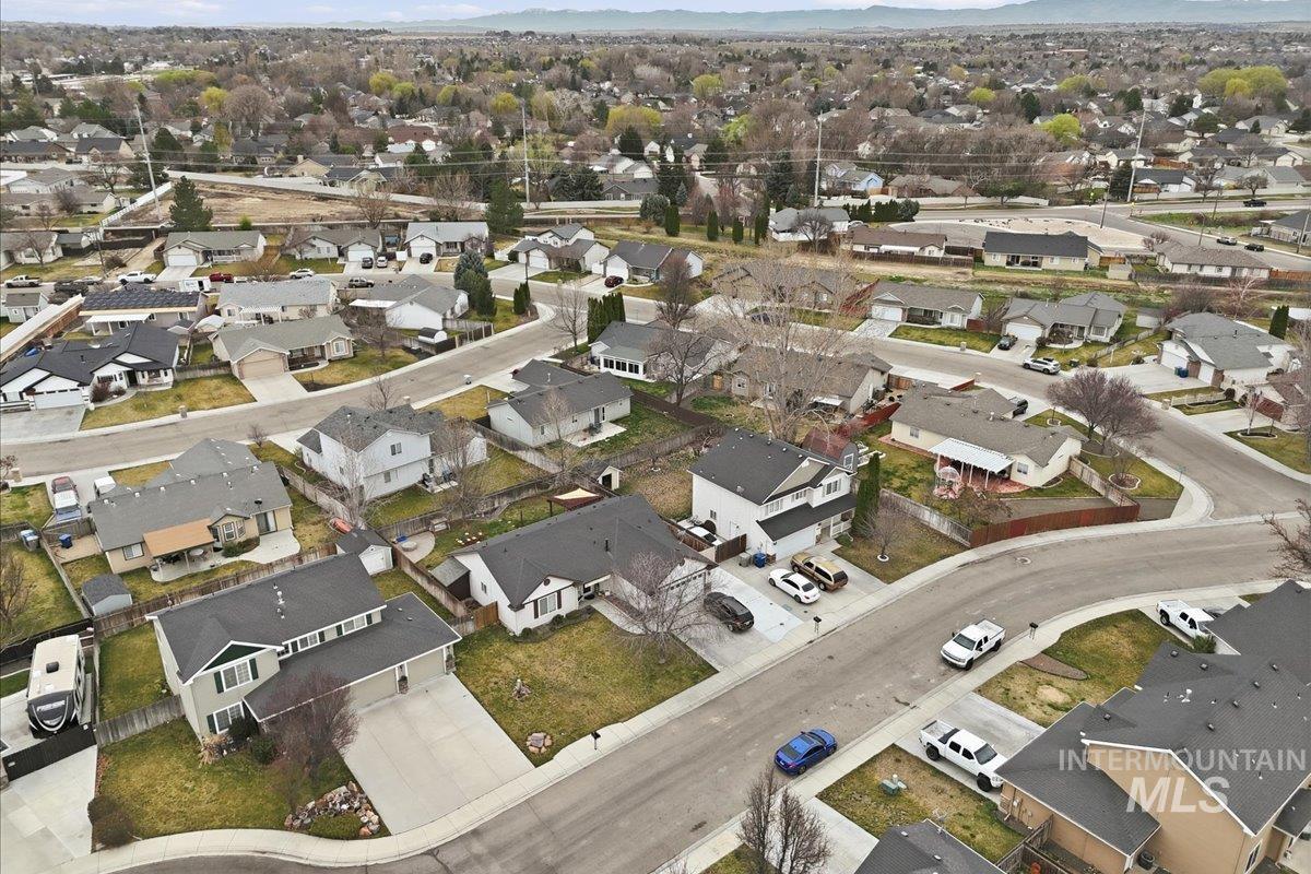 1219 W Eagle Ave, Nampa, Idaho 83651, 3 Bedrooms, 2 Bathrooms, Residential For Sale, Price $399,900,MLS 98978217