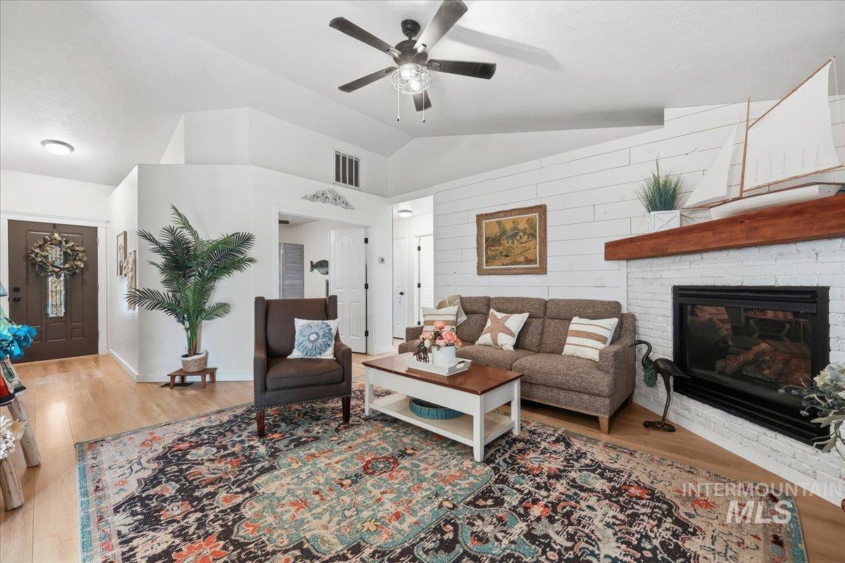 1219 W Eagle Ave, Nampa, Idaho 83651, 3 Bedrooms, 2 Bathrooms, Residential For Sale, Price $399,900,MLS 98978217