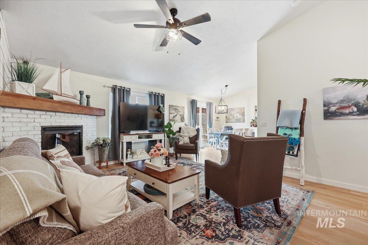 1219 W Eagle Ave, Nampa, Idaho 83651, 3 Bedrooms, 2 Bathrooms, Residential For Sale, Price $399,900,MLS 98978217