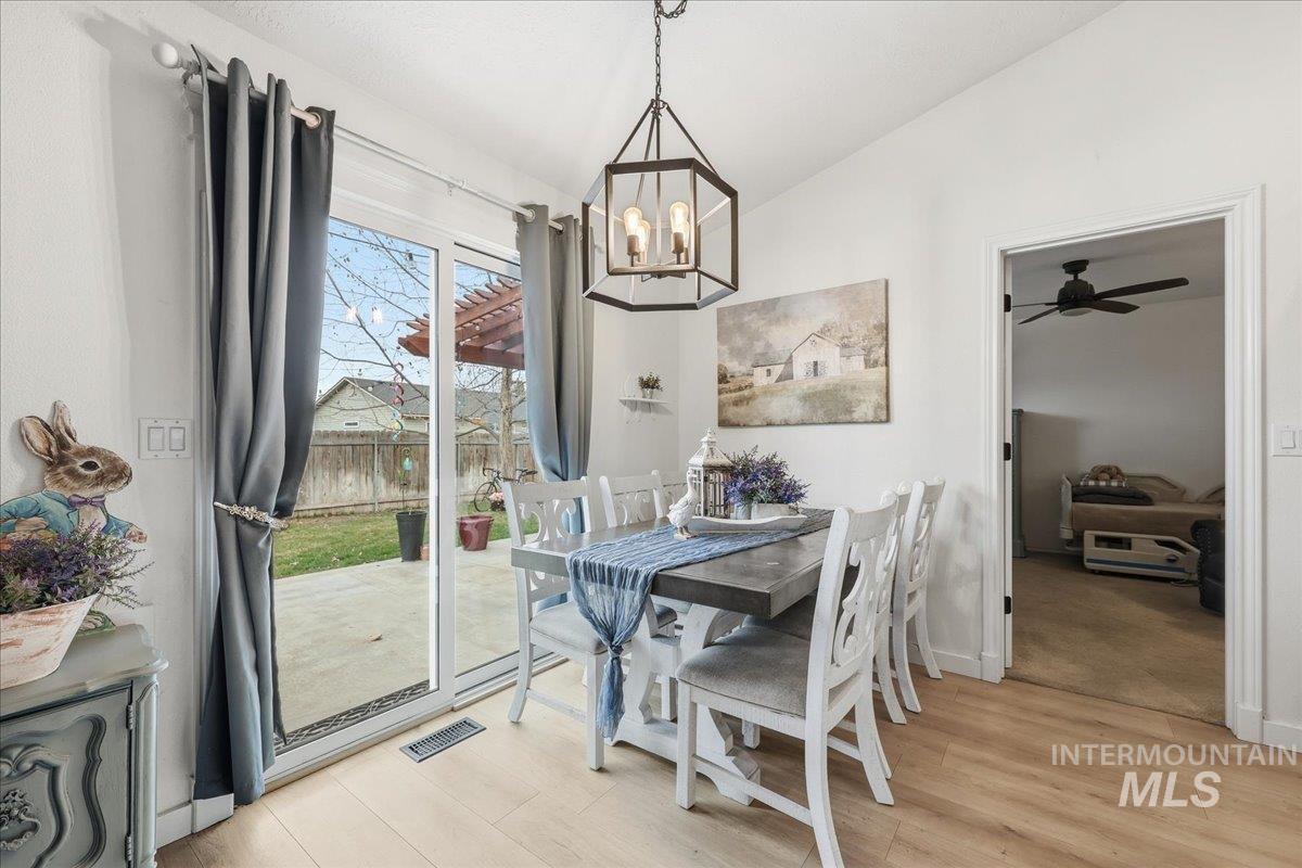 1219 W Eagle Ave, Nampa, Idaho 83651, 3 Bedrooms, 2 Bathrooms, Residential For Sale, Price $399,900,MLS 98978217