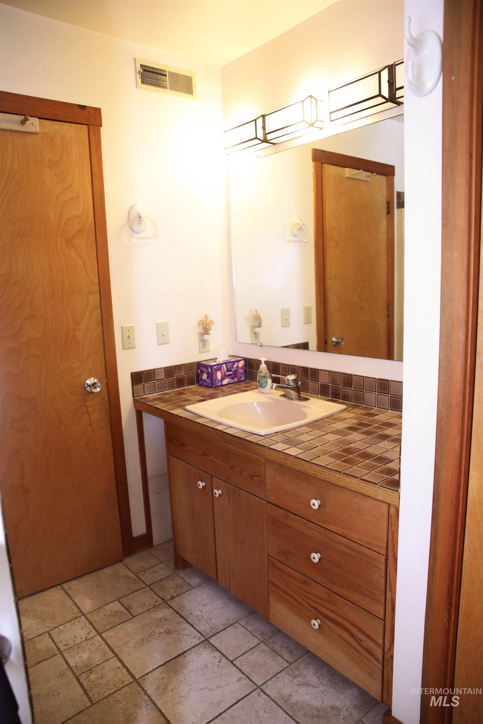 1021 Claypit Rd, Troy, Idaho 83871, 3 Bedrooms, 2 Bathrooms, Residential For Sale, Price $875,000,MLS 98978219