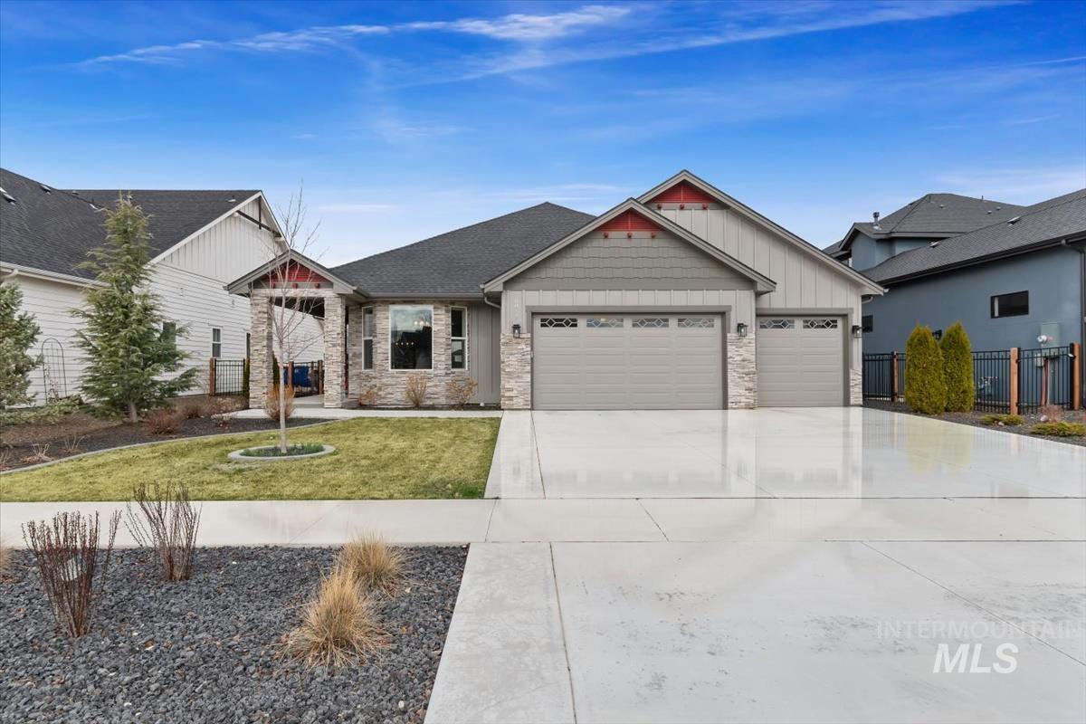 8042 W Decathlon, Eagle, Idaho 83616-7648, 3 Bedrooms, 3.5 Bathrooms, Residential For Sale, Price $799,900,MLS 98978220