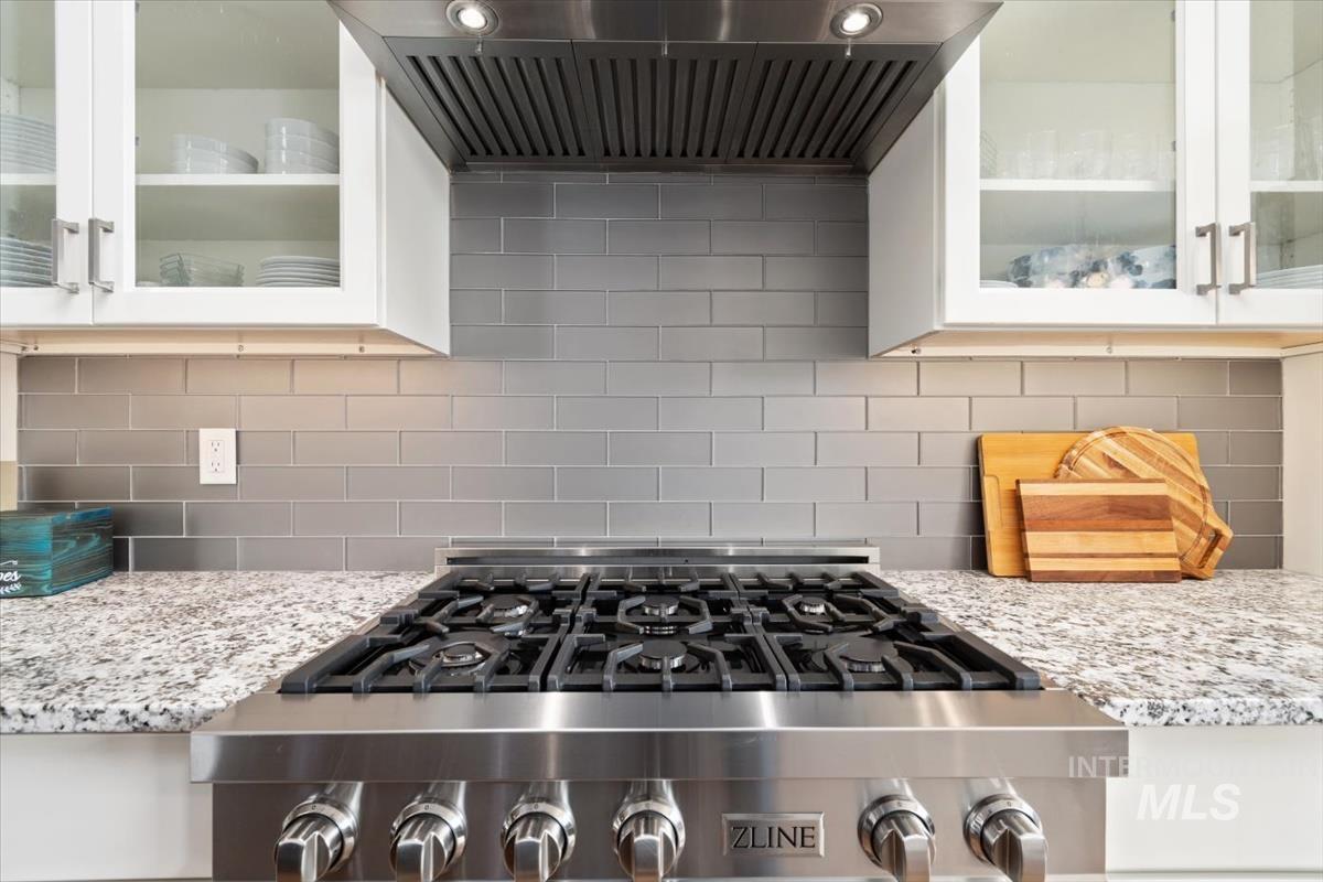 8042 W Decathlon, Eagle, Idaho 83616-7648, 3 Bedrooms, 3.5 Bathrooms, Residential For Sale, Price $769,900,MLS 98978220