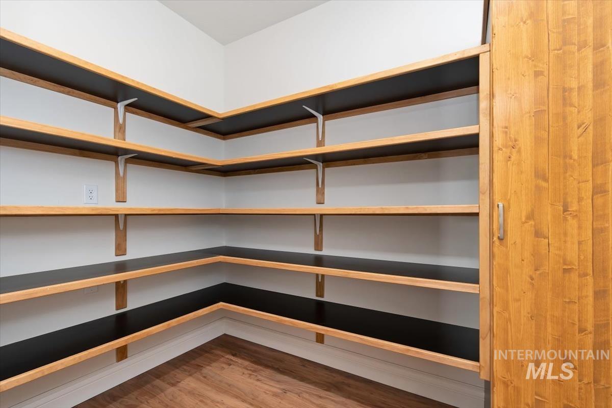 8042 W Decathlon, Eagle, Idaho 83616-7648, 3 Bedrooms, 3.5 Bathrooms, Residential For Sale, Price $769,900,MLS 98978220