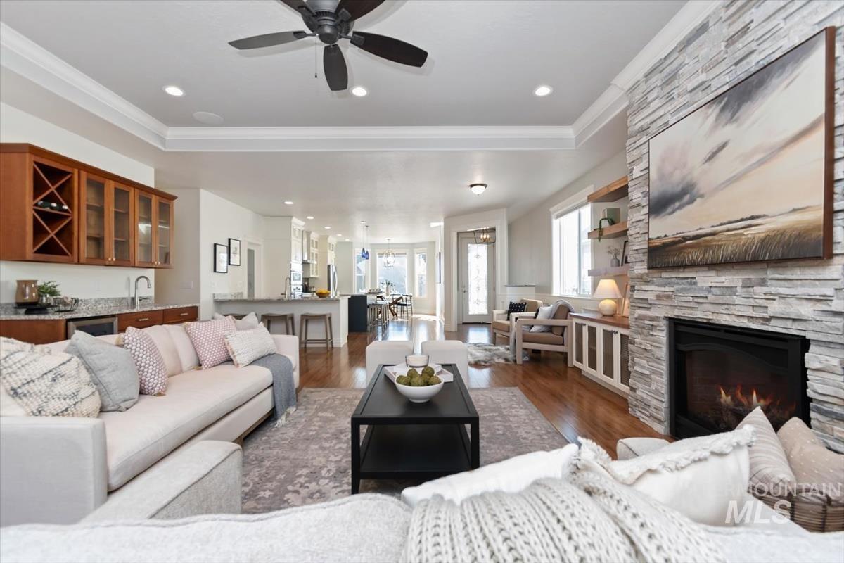 8042 W Decathlon, Eagle, Idaho 83616-7648, 3 Bedrooms, 3.5 Bathrooms, Residential For Sale, Price $769,900,MLS 98978220