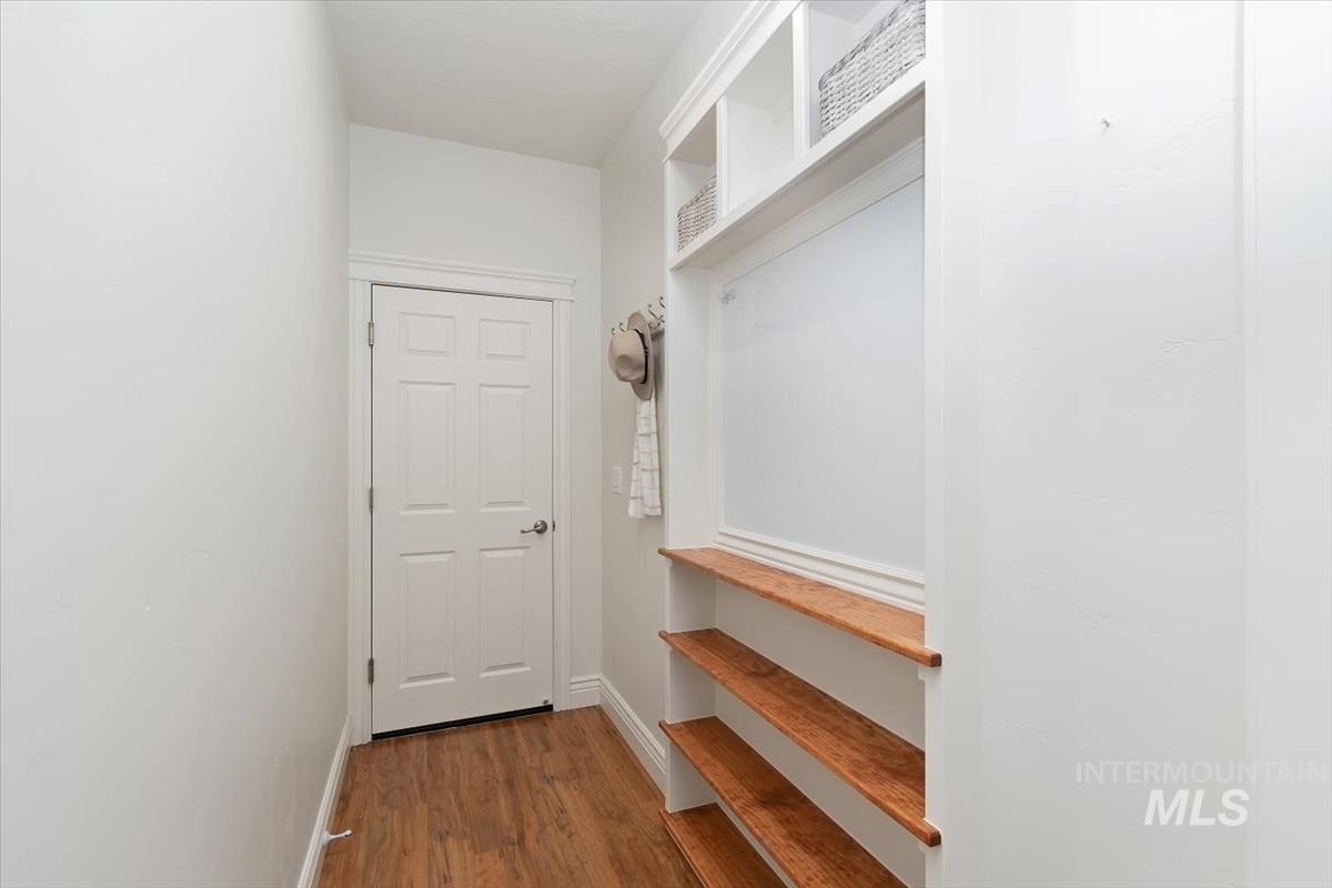 8042 W Decathlon, Eagle, Idaho 83616-7648, 3 Bedrooms, 3.5 Bathrooms, Residential For Sale, Price $769,900,MLS 98978220