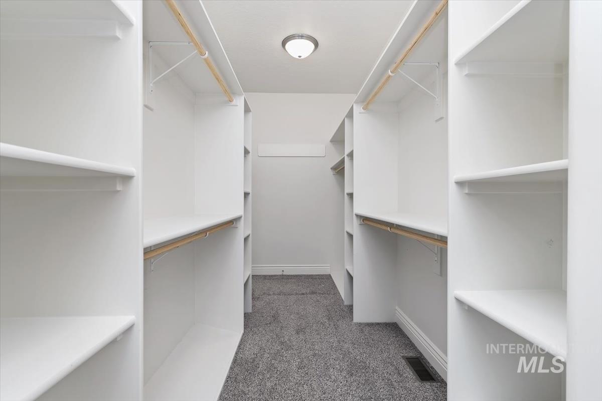 8042 W Decathlon, Eagle, Idaho 83616-7648, 3 Bedrooms, 3.5 Bathrooms, Residential For Sale, Price $769,900,MLS 98978220