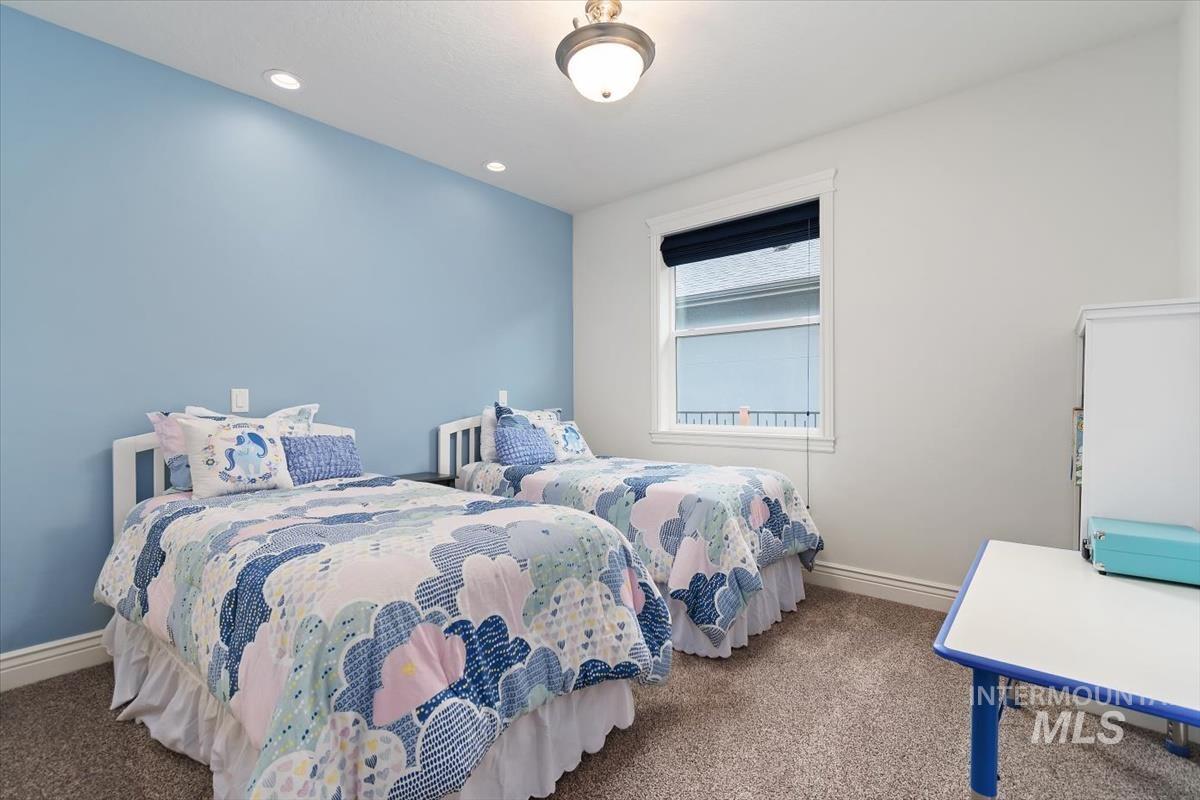 8042 W Decathlon, Eagle, Idaho 83616-7648, 3 Bedrooms, 3.5 Bathrooms, Residential For Sale, Price $769,900,MLS 98978220