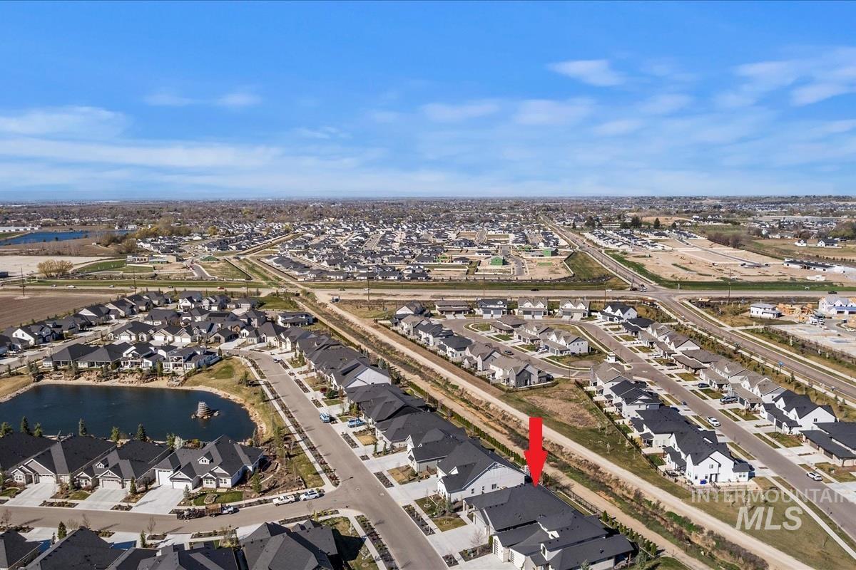 8042 W Decathlon, Eagle, Idaho 83616-7648, 3 Bedrooms, 3.5 Bathrooms, Residential For Sale, Price $769,900,MLS 98978220