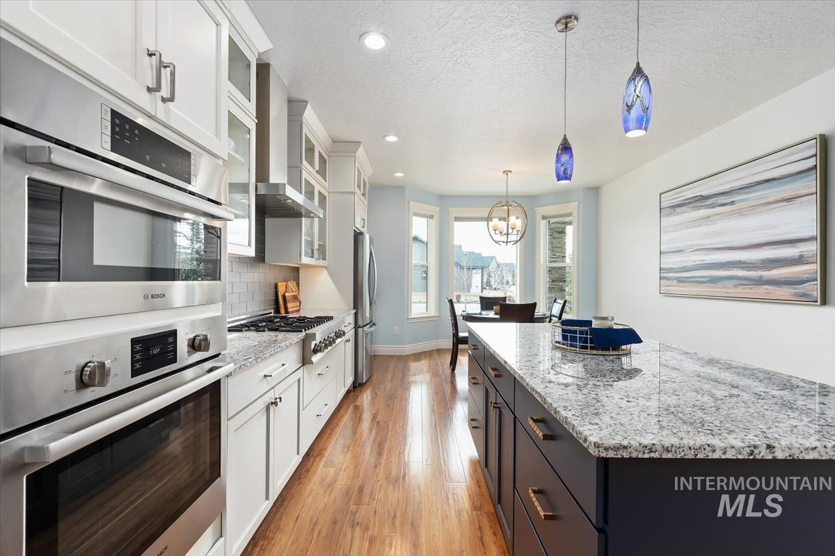 8042 W Decathlon, Eagle, Idaho 83616-7648, 3 Bedrooms, 3.5 Bathrooms, Residential For Sale, Price $799,900,MLS 98978220