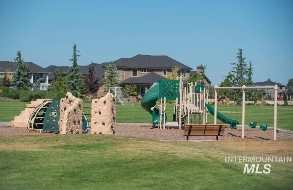 8042 W Decathlon, Eagle, Idaho 83616-7648, 3 Bedrooms, 3.5 Bathrooms, Residential For Sale, Price $799,900,MLS 98978220