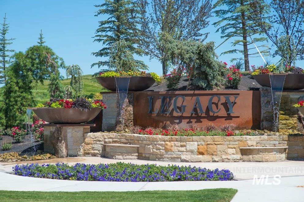 8042 W Decathlon, Eagle, Idaho 83616-7648, 3 Bedrooms, 3.5 Bathrooms, Residential For Sale, Price $799,900,MLS 98978220