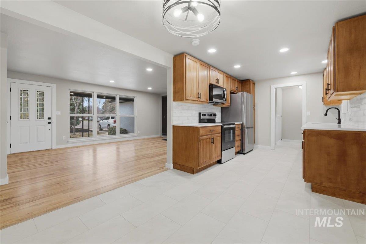 2123 W Lemhi St, Boise, Idaho 83705-4280, 3 Bedrooms, 1.5 Bathrooms, Residential For Sale, Price $549,000, 98978223